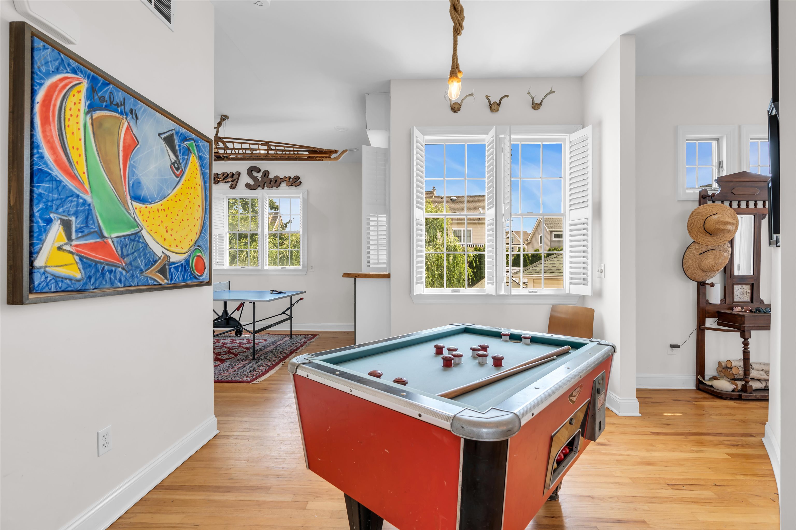 43 COLUMBUS DR