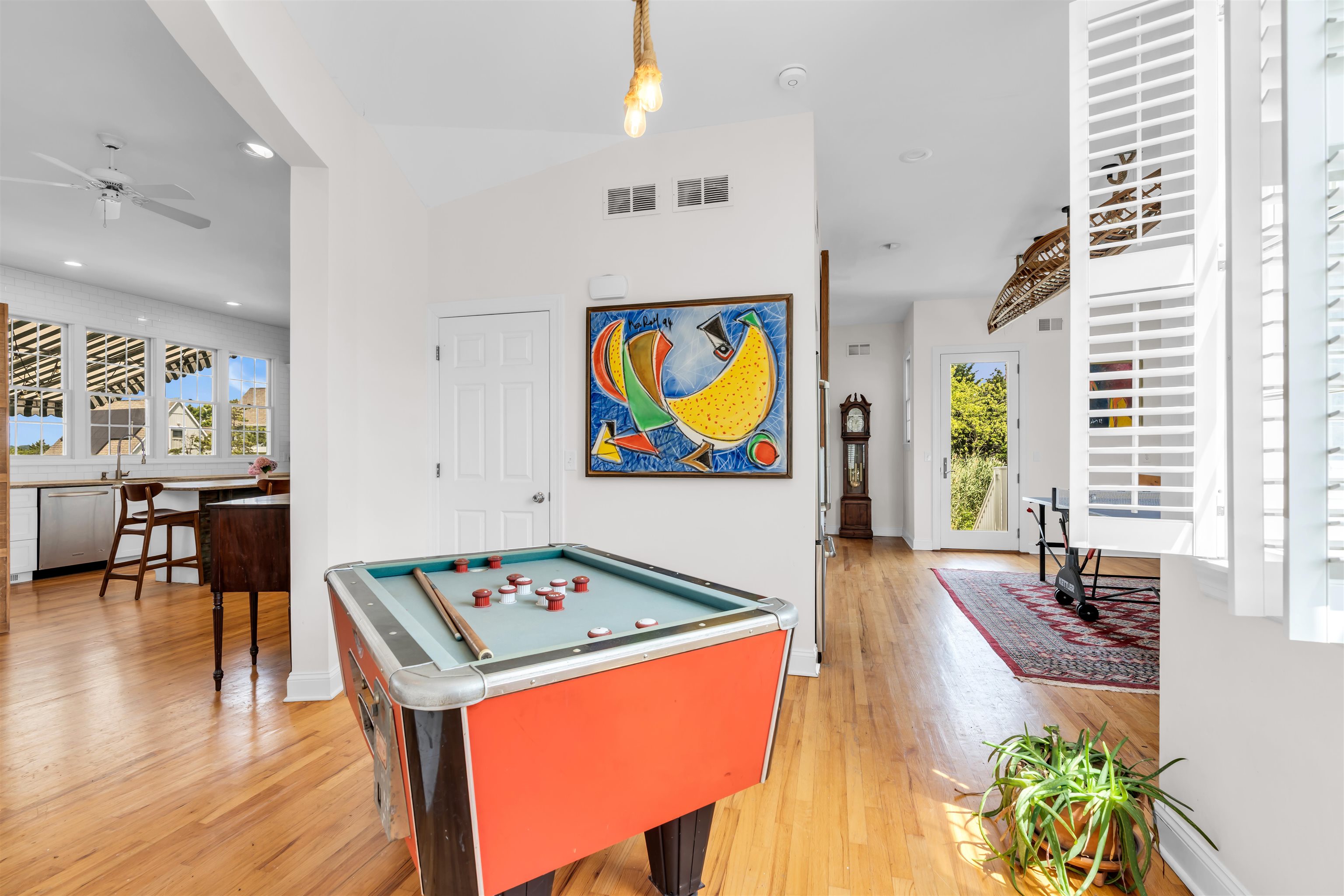 43 COLUMBUS DR