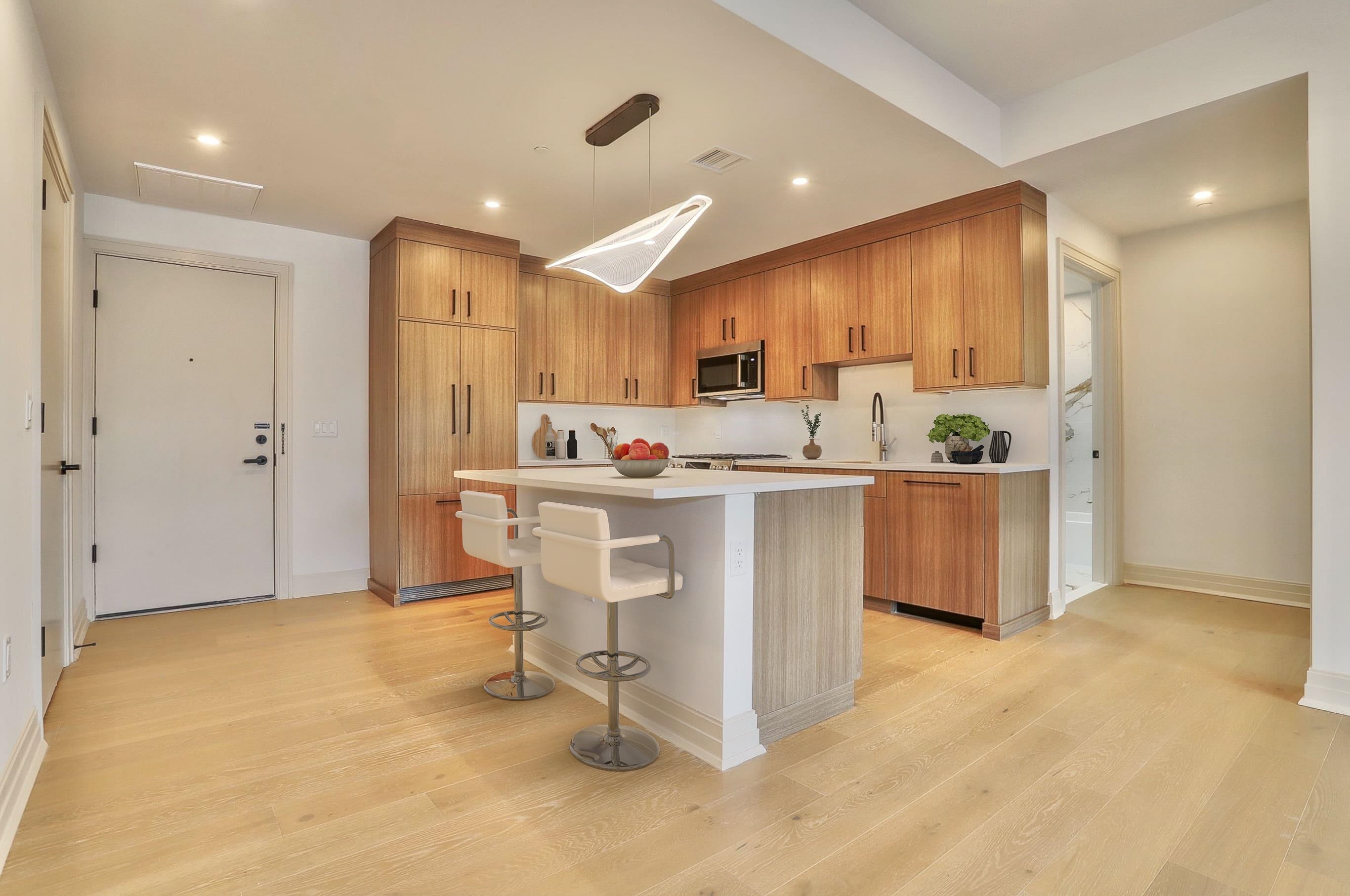 931 MADISON ST Unit: 309