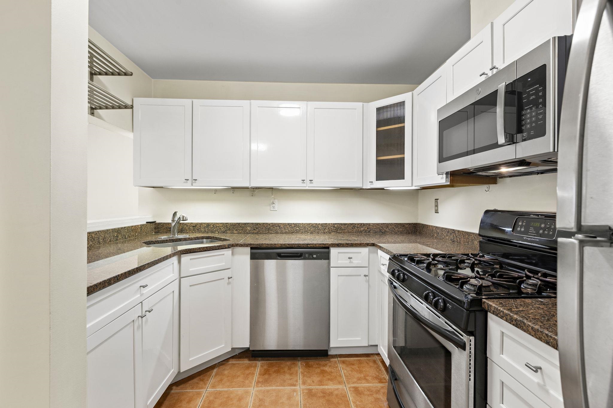 420 JEFFERSON ST Unit: 3B