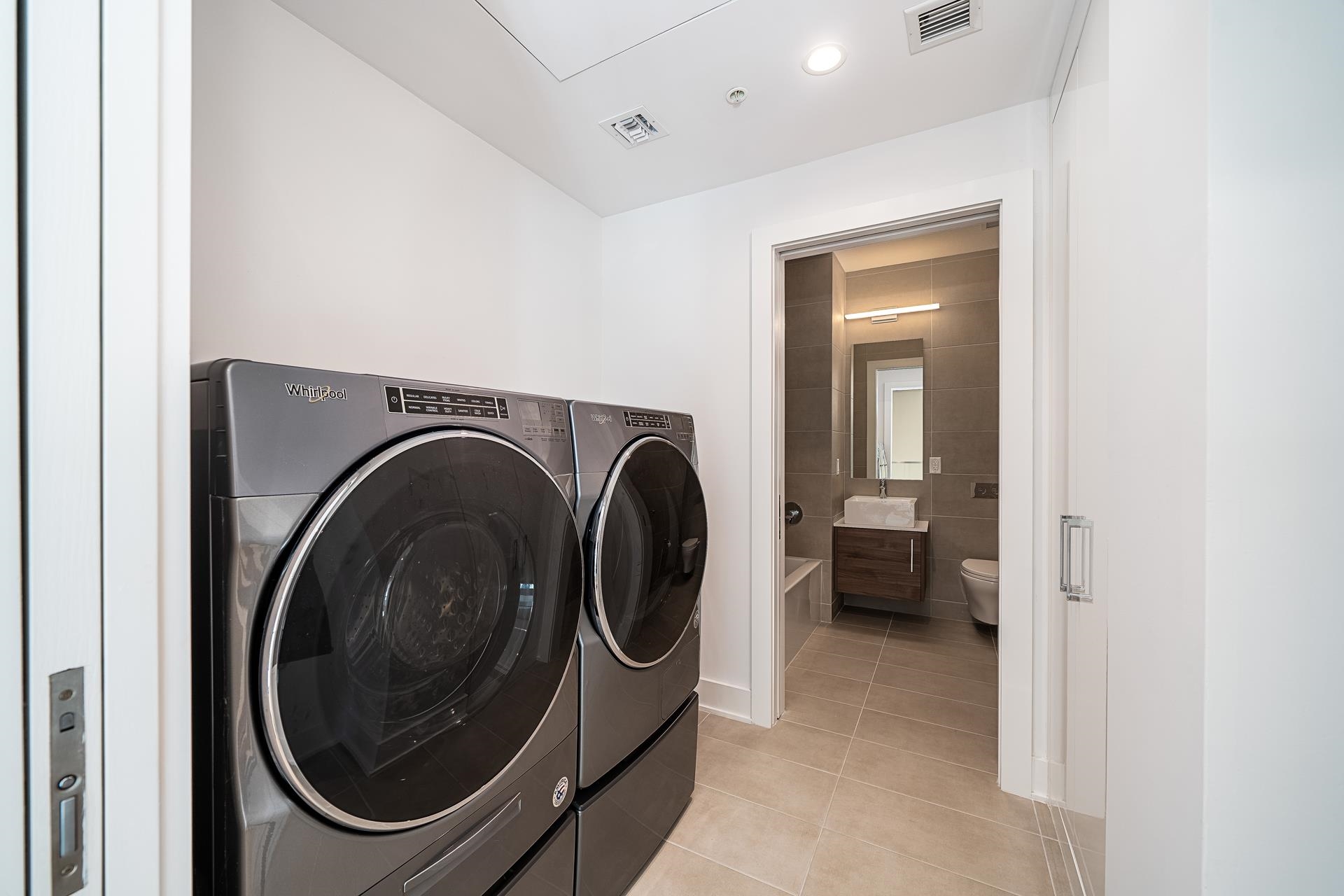 1024 ADAMS ST Unit: 200