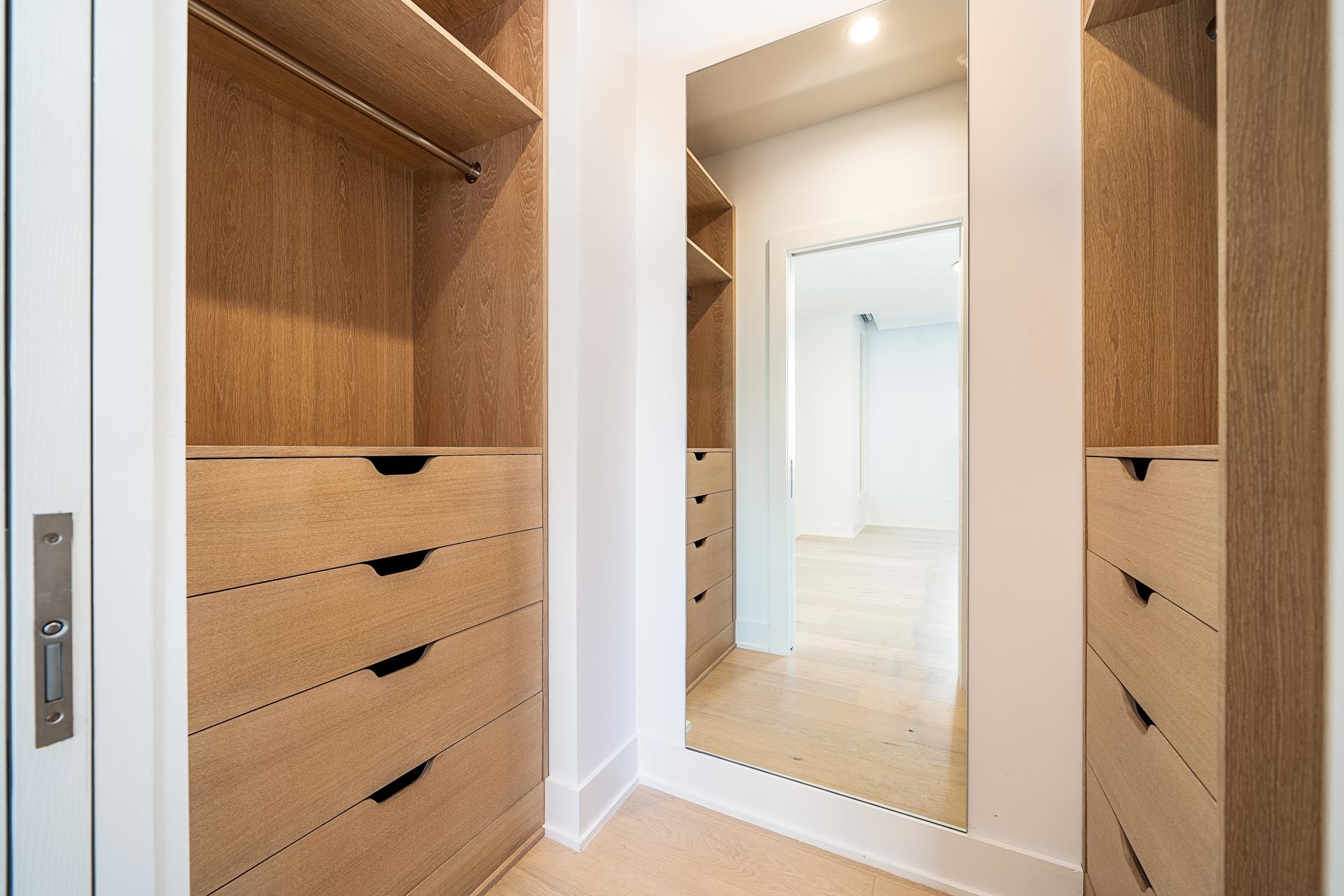 1024 ADAMS ST Unit: 200