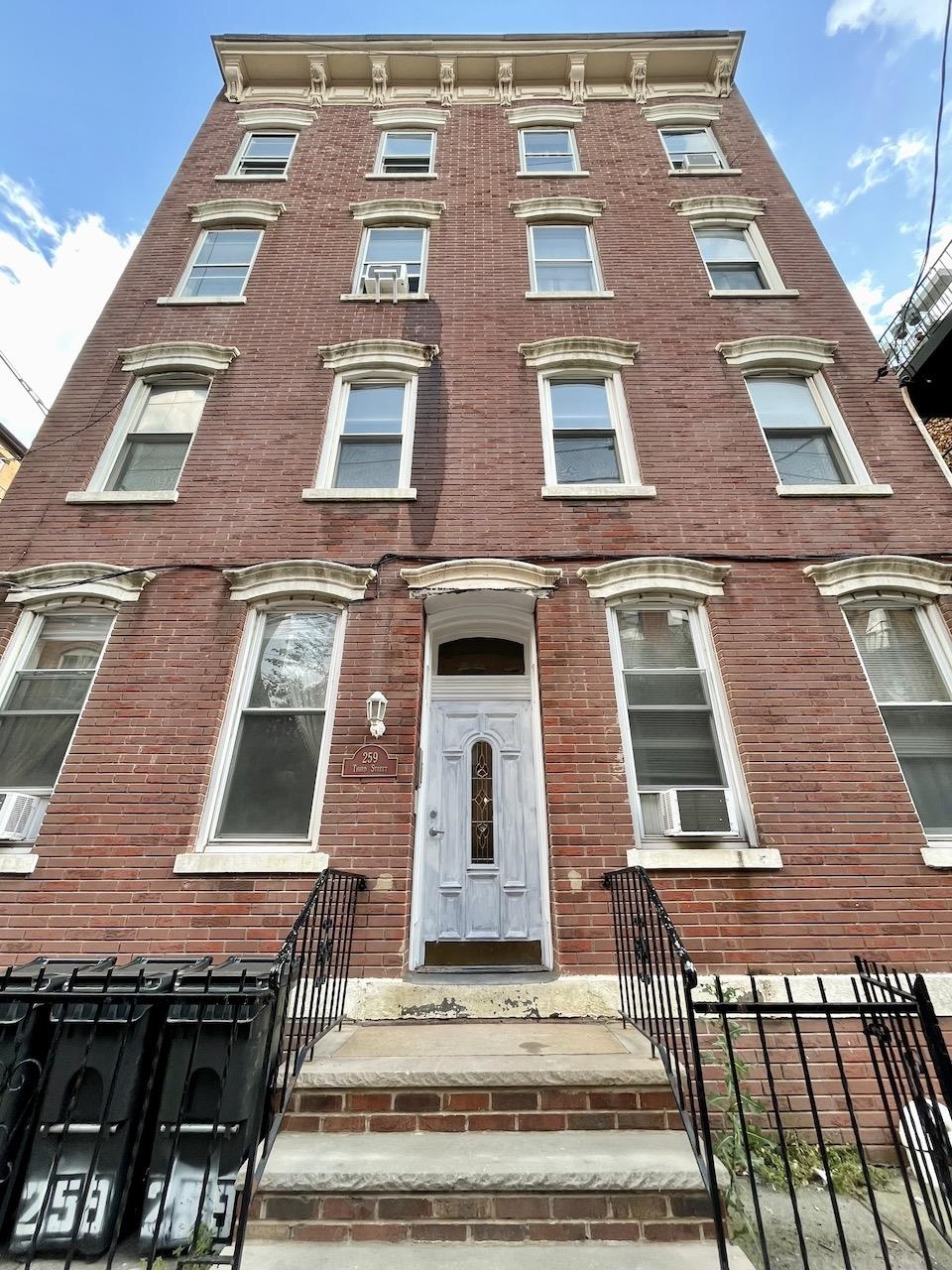 259 3RD ST Unit: 6