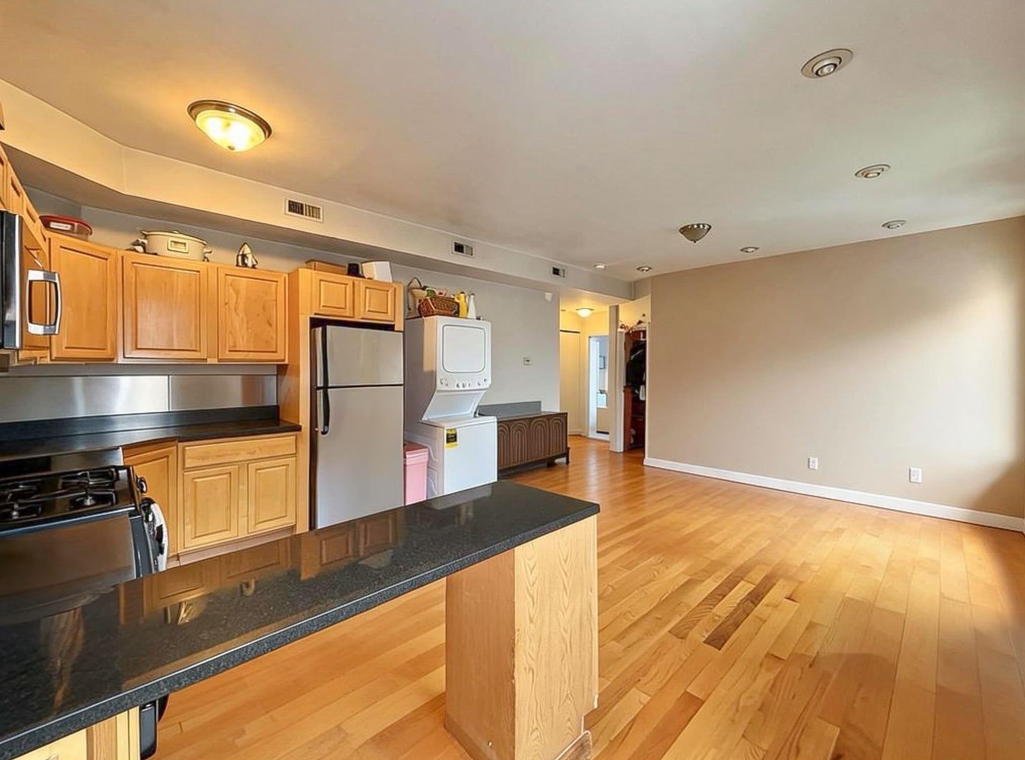 328 PALISADE AVE Unit: 2