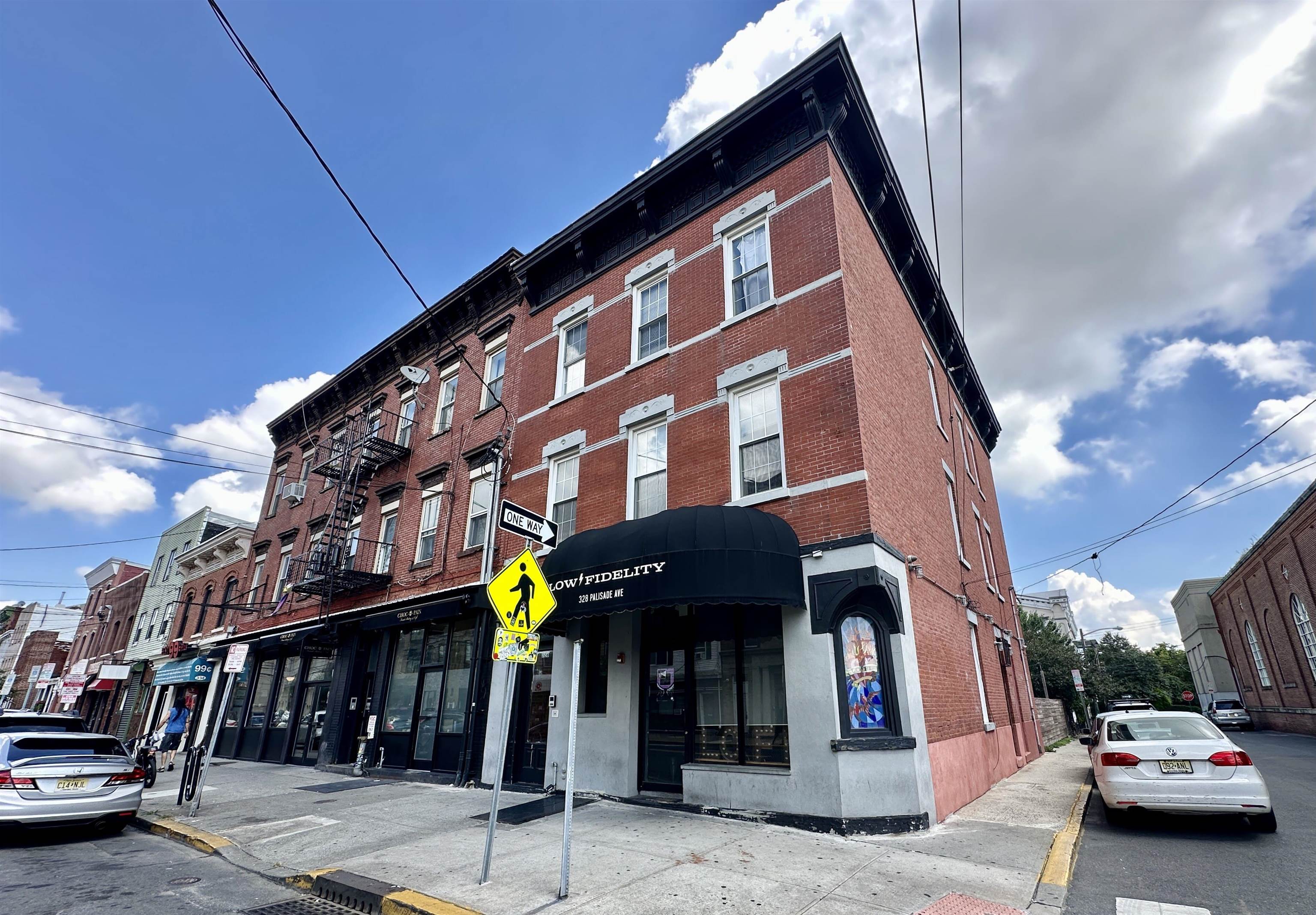 328 PALISADE AVE Unit: 2