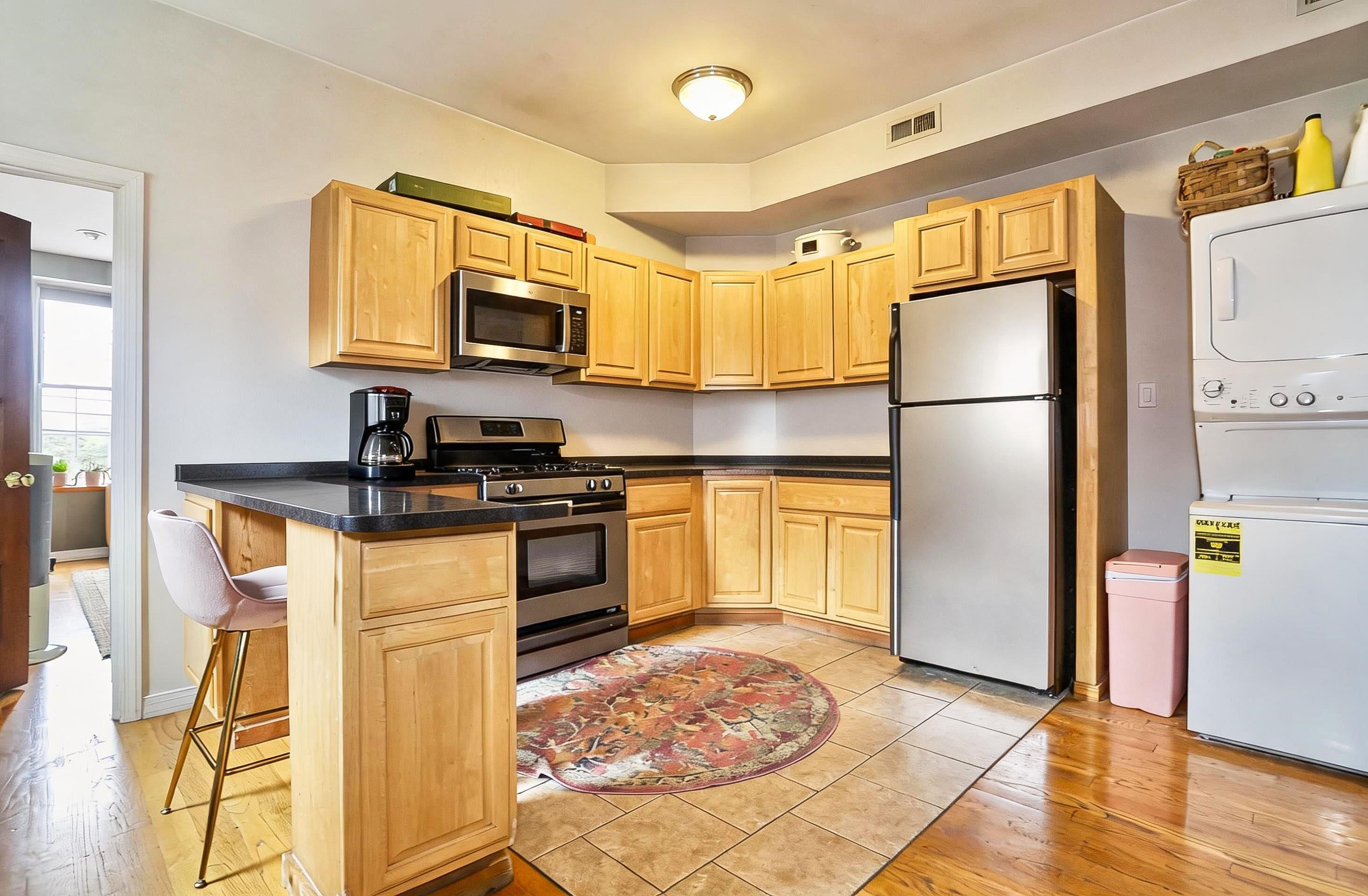 328 PALISADE AVE Unit: 2