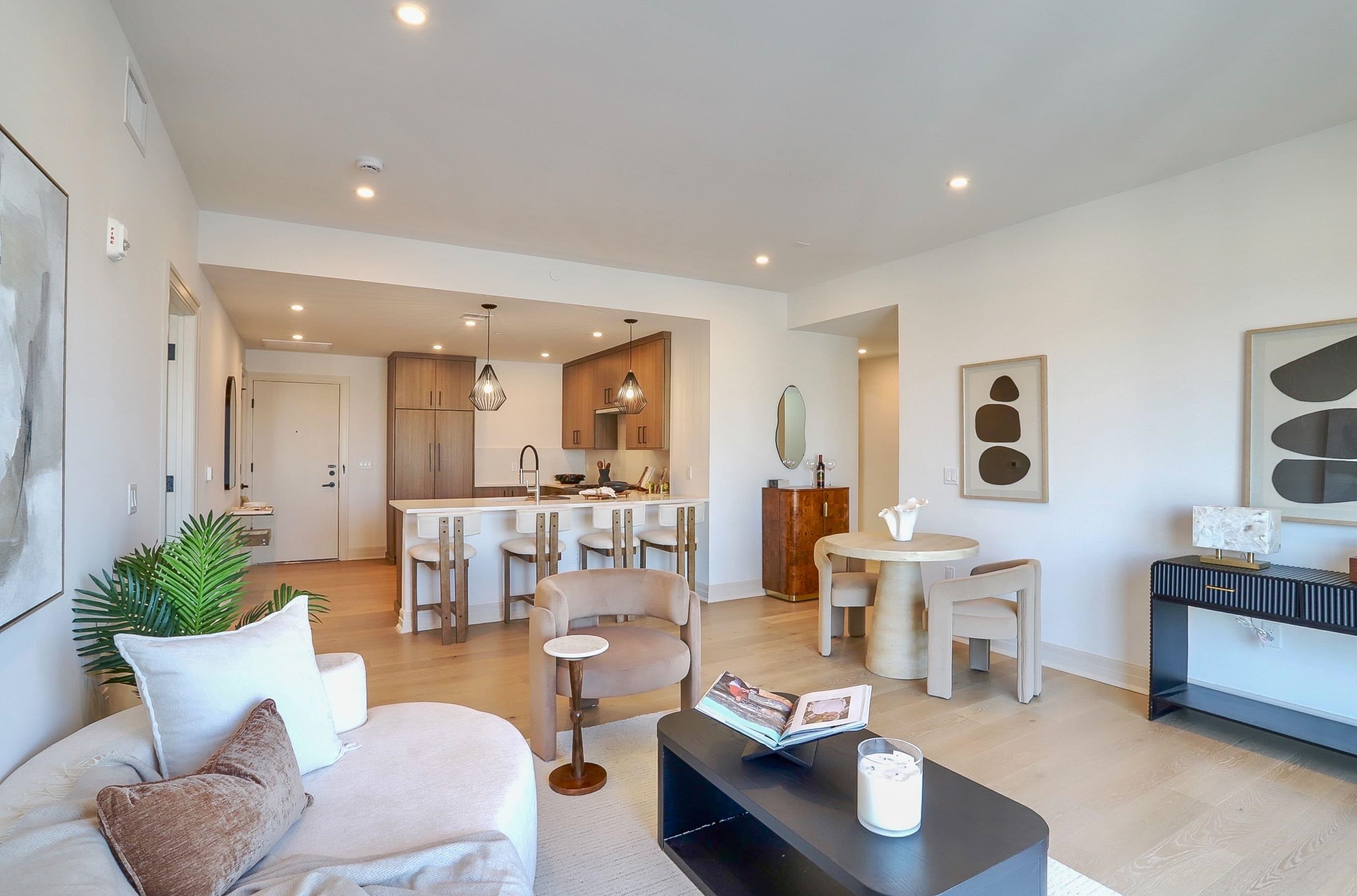 931 MADISON ST Unit: 405