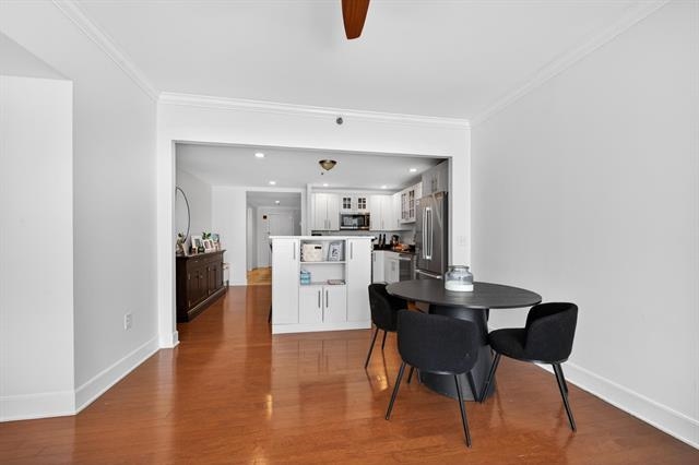 1025 MAXWELL LANE Unit: 212