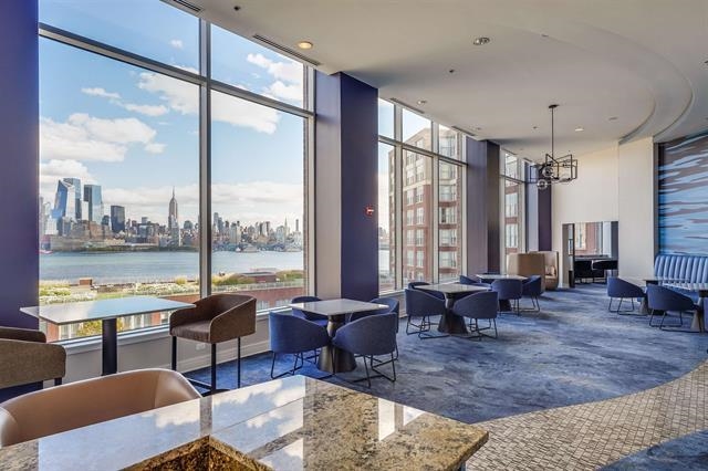 1025 MAXWELL LANE Unit: 212