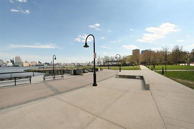 1025 MAXWELL LANE Unit: 212
