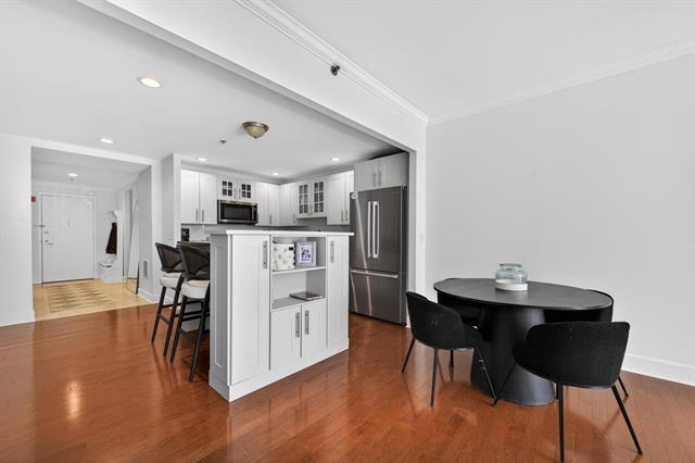 1025 MAXWELL LANE Unit: 212