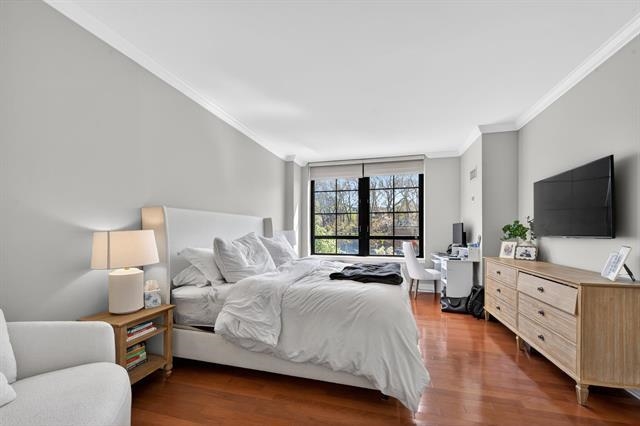 1025 MAXWELL LANE Unit: 212