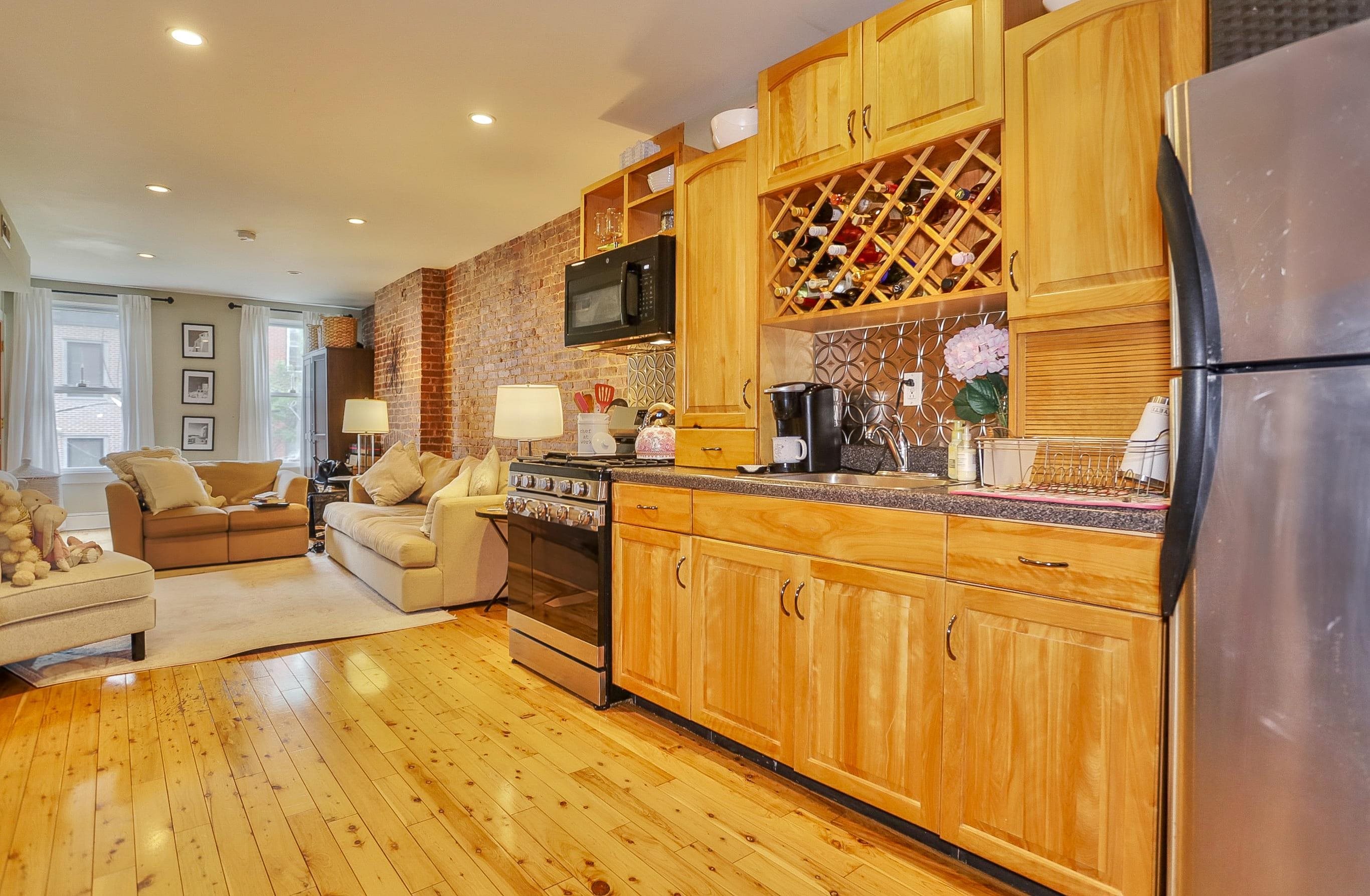 341 PARK AVE Unit: 2