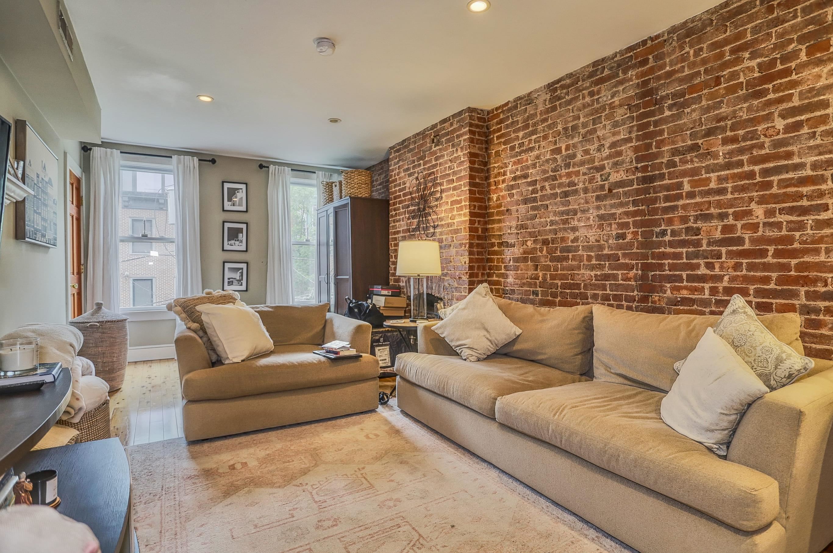 341 PARK AVE Unit: 2