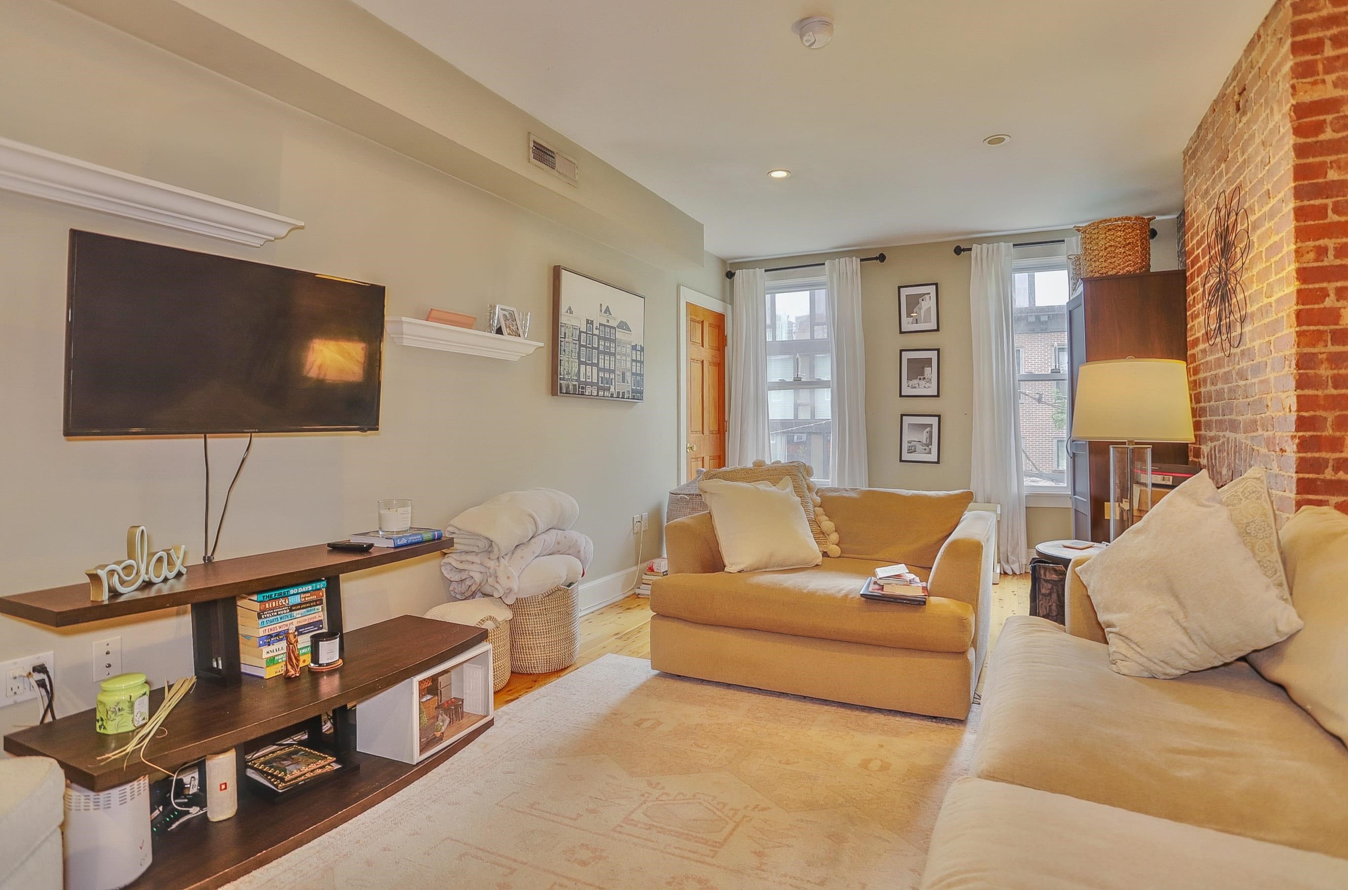 341 PARK AVE Unit: 2
