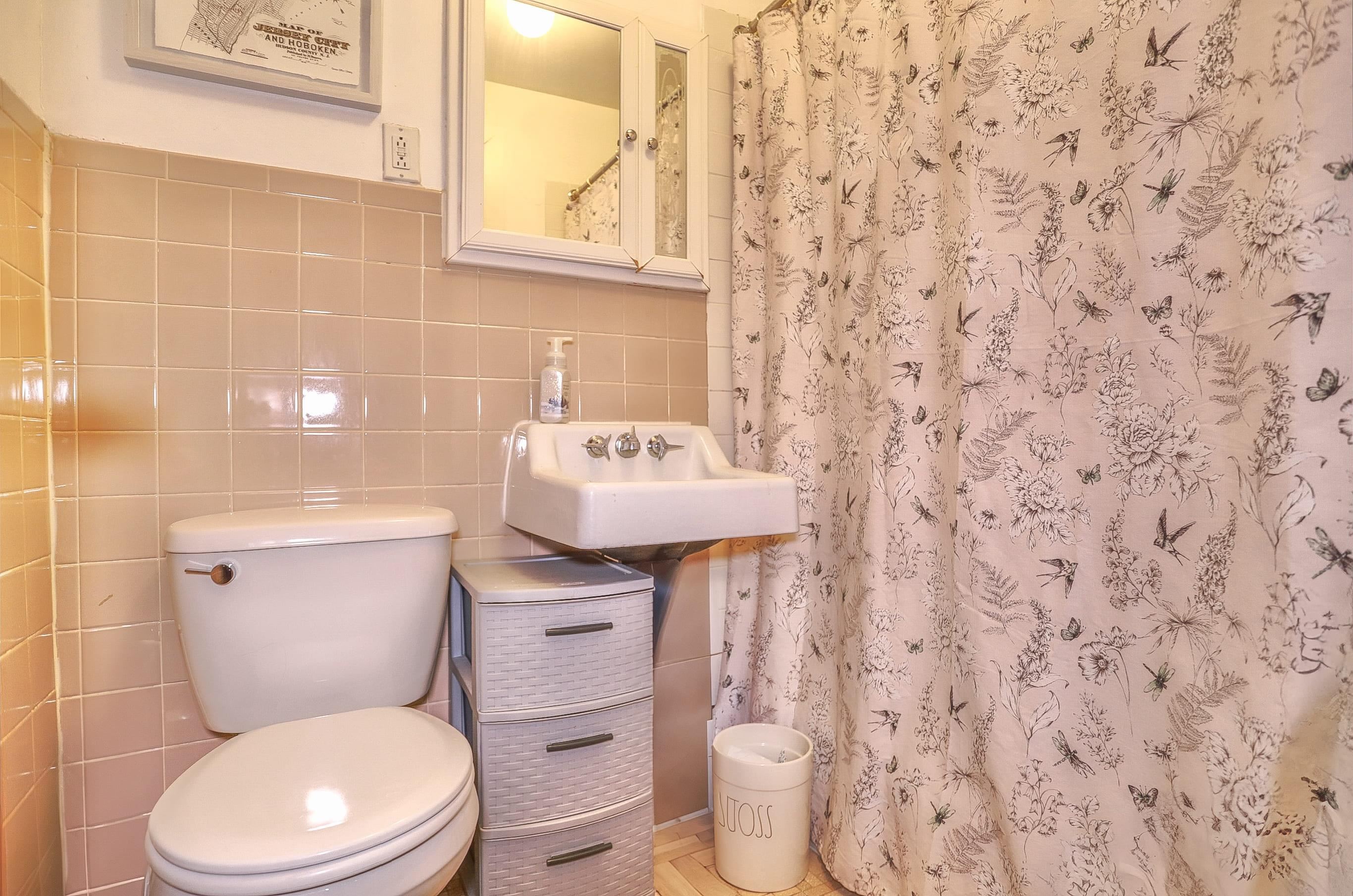 341 PARK AVE Unit: 2