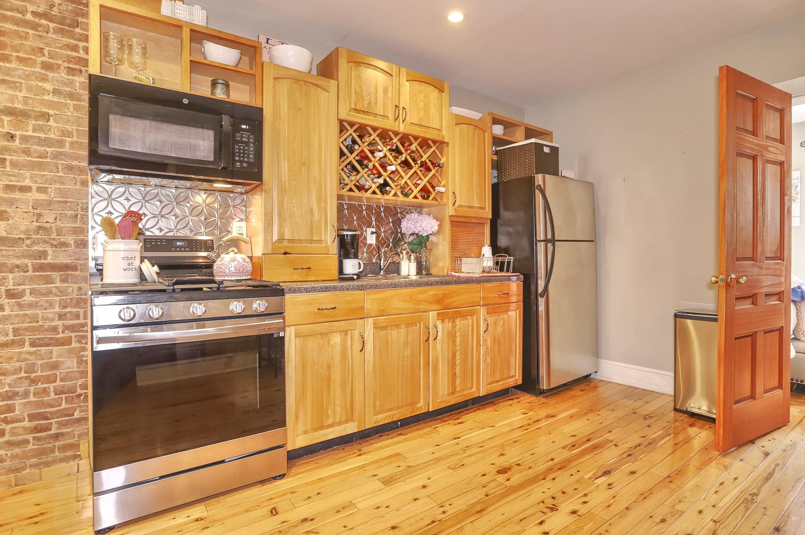 341 PARK AVE Unit: 2
