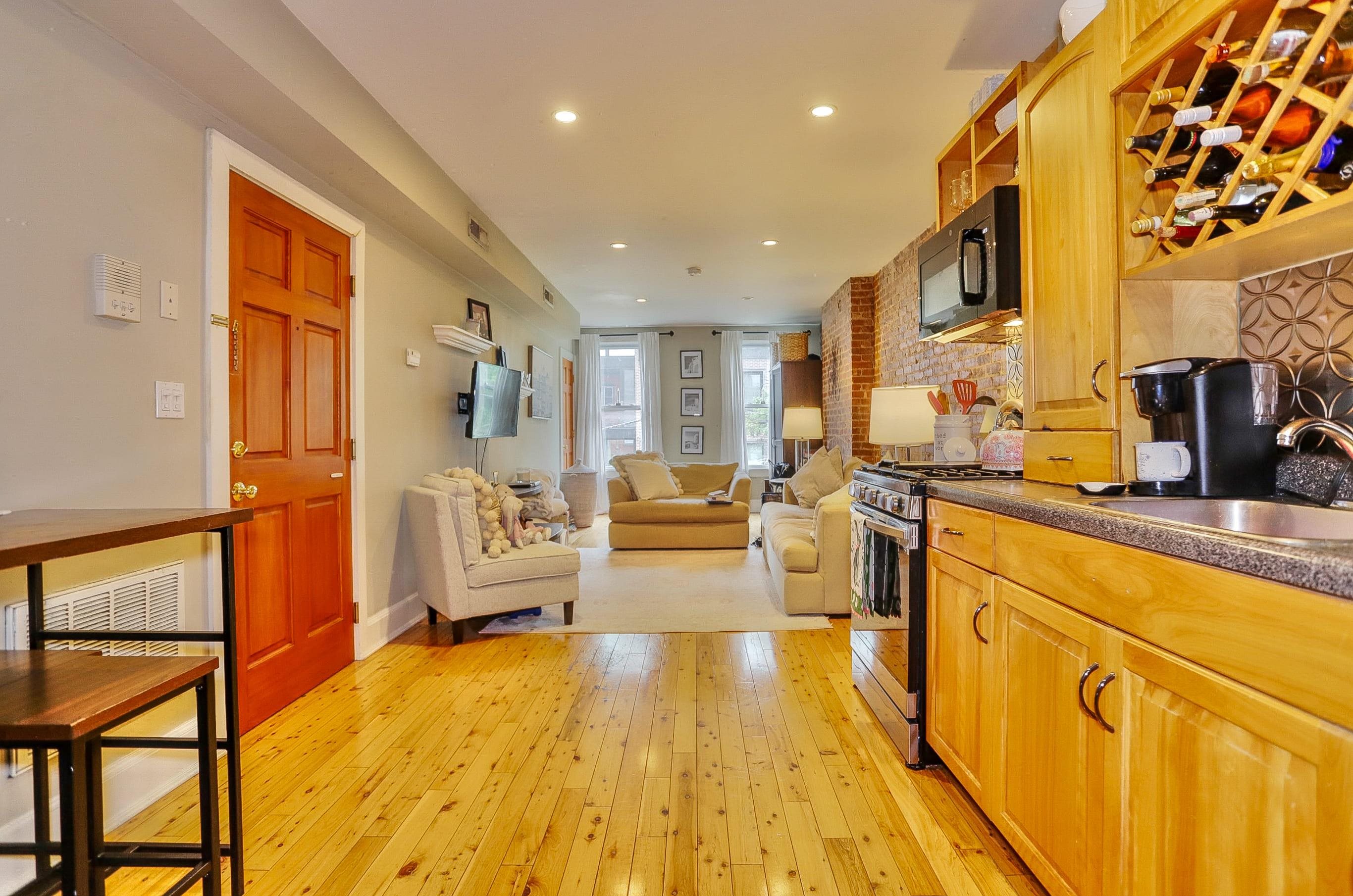 341 PARK AVE Unit: 2