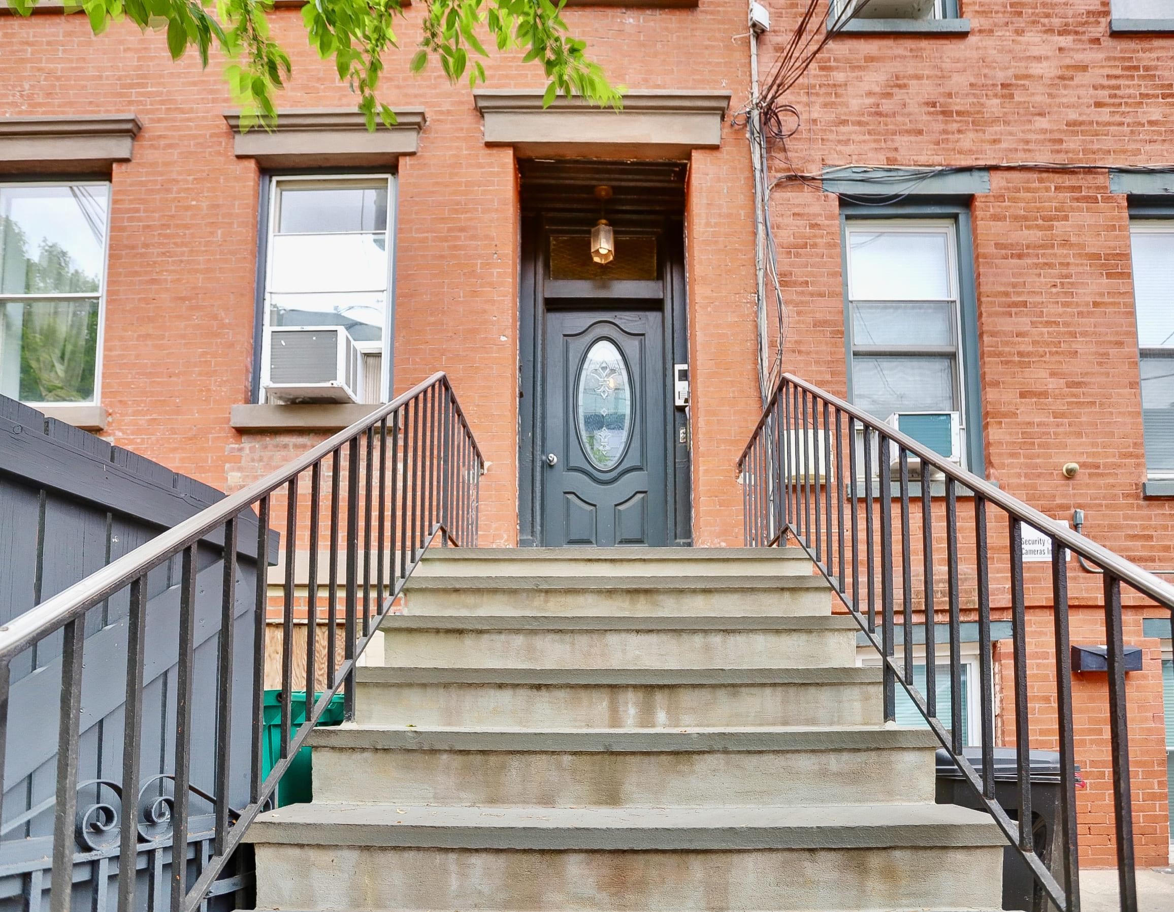 341 PARK AVE Unit: 2