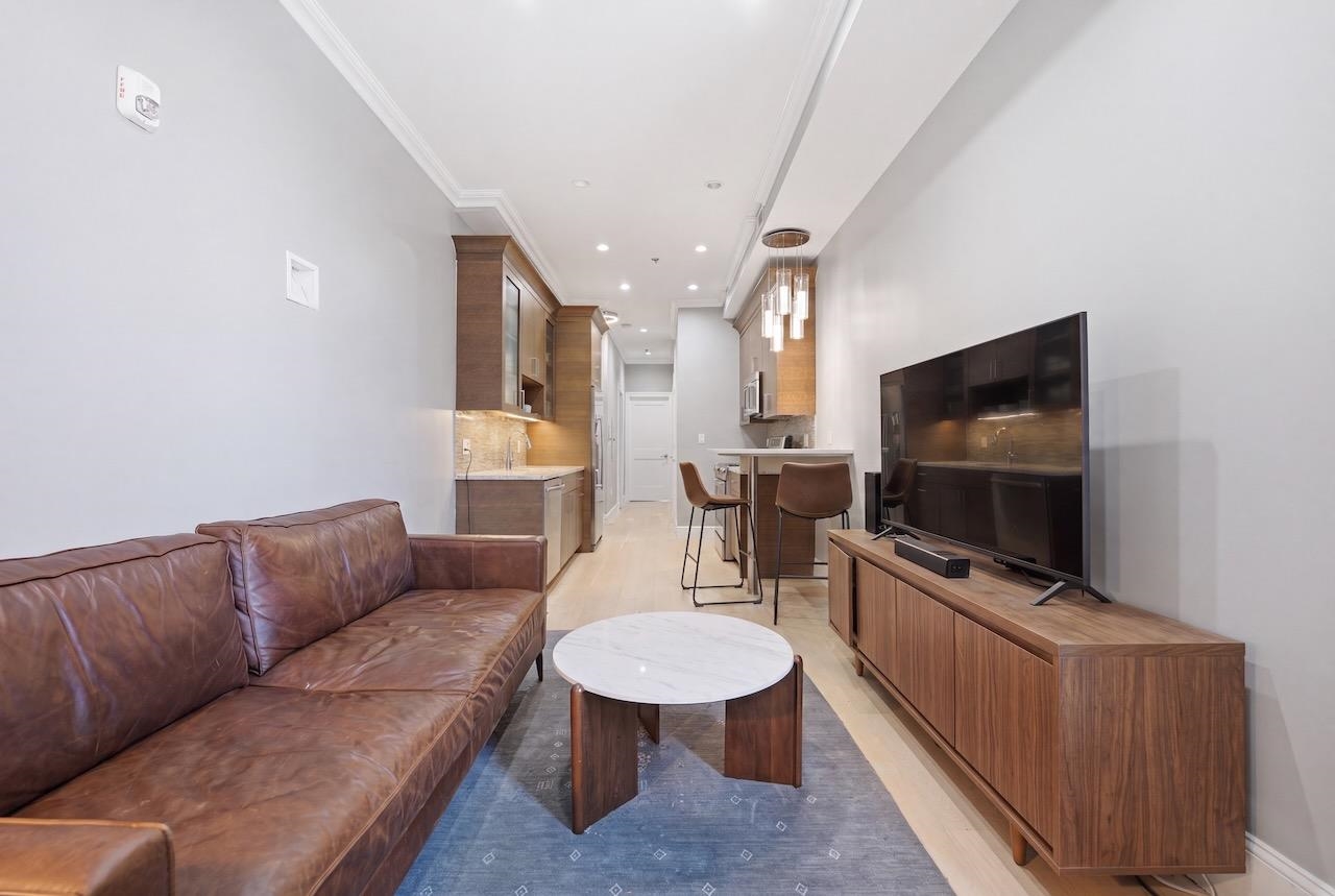 313 WASHINGTON ST Unit: 4