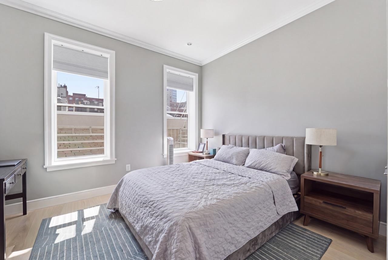 313 WASHINGTON ST Unit: 4