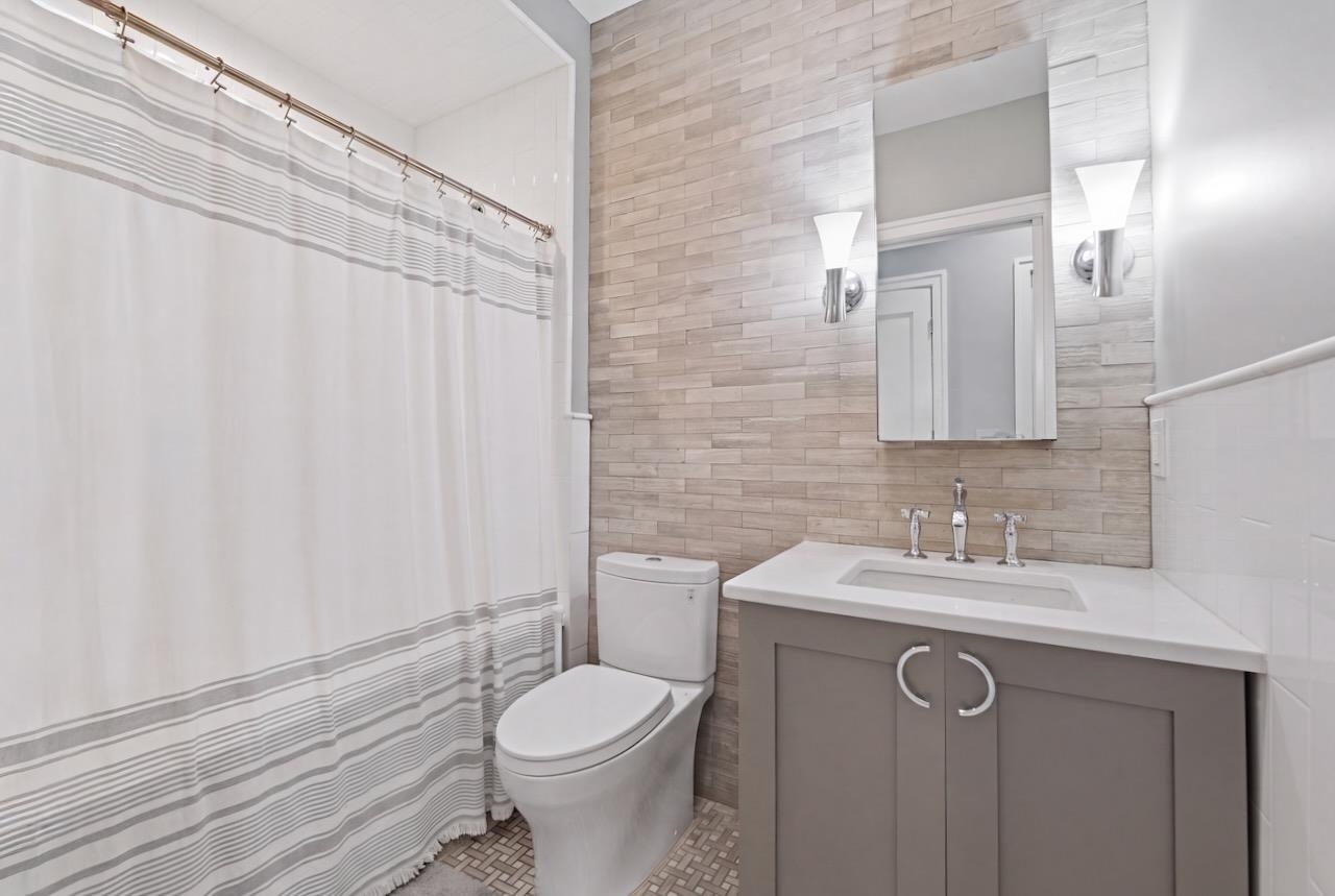 313 WASHINGTON ST Unit: 4
