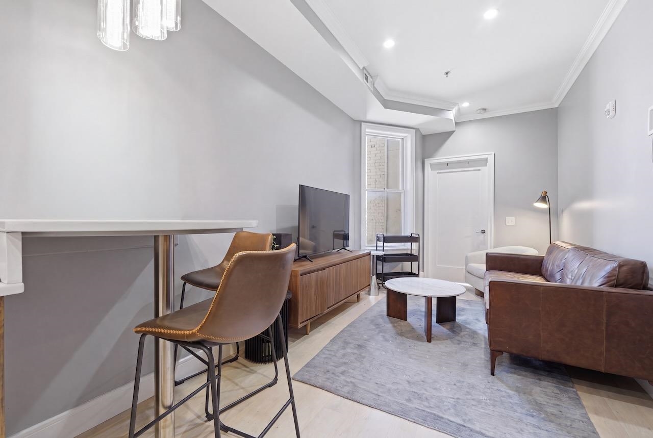 313 WASHINGTON ST Unit: 4
