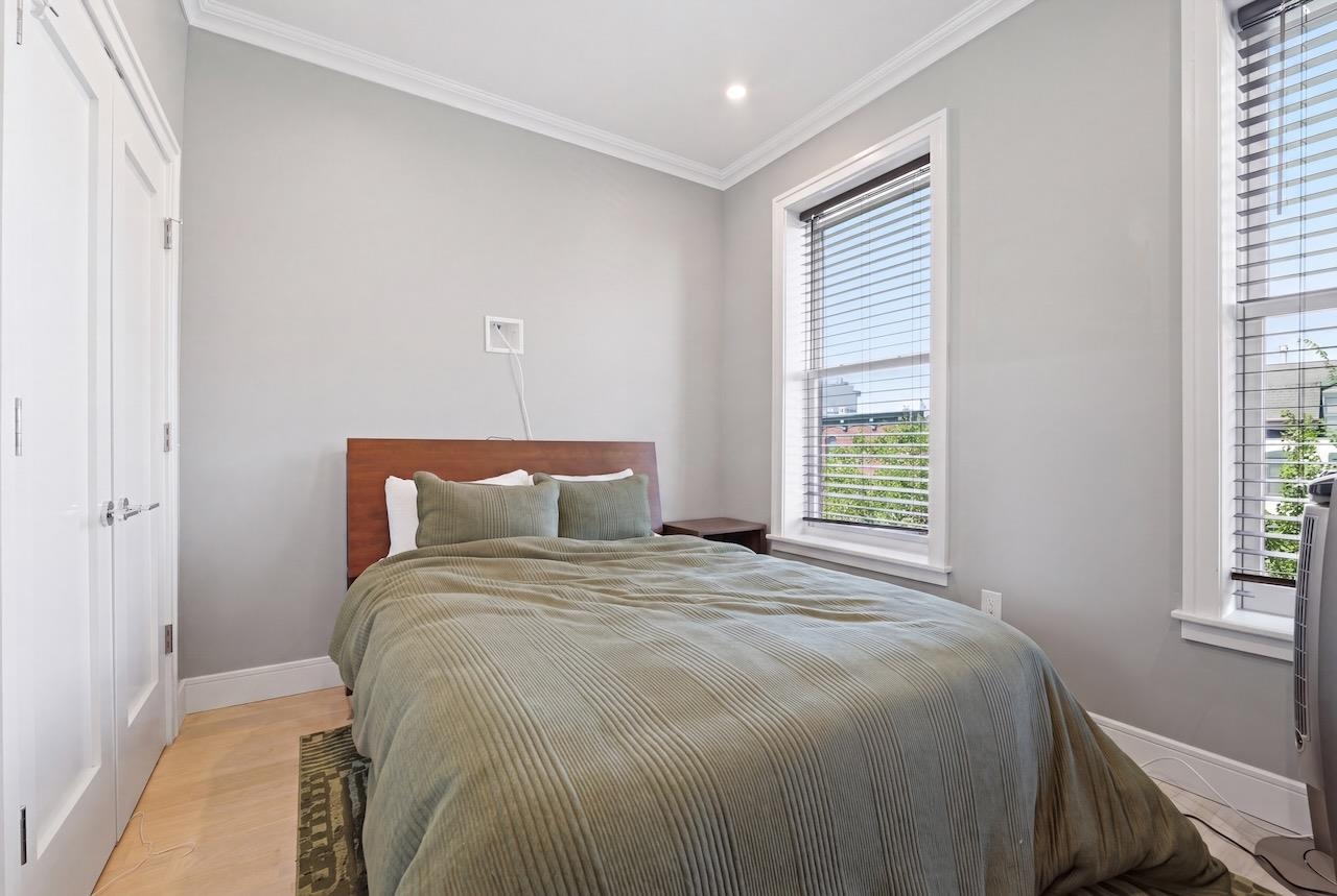 313 WASHINGTON ST Unit: 4