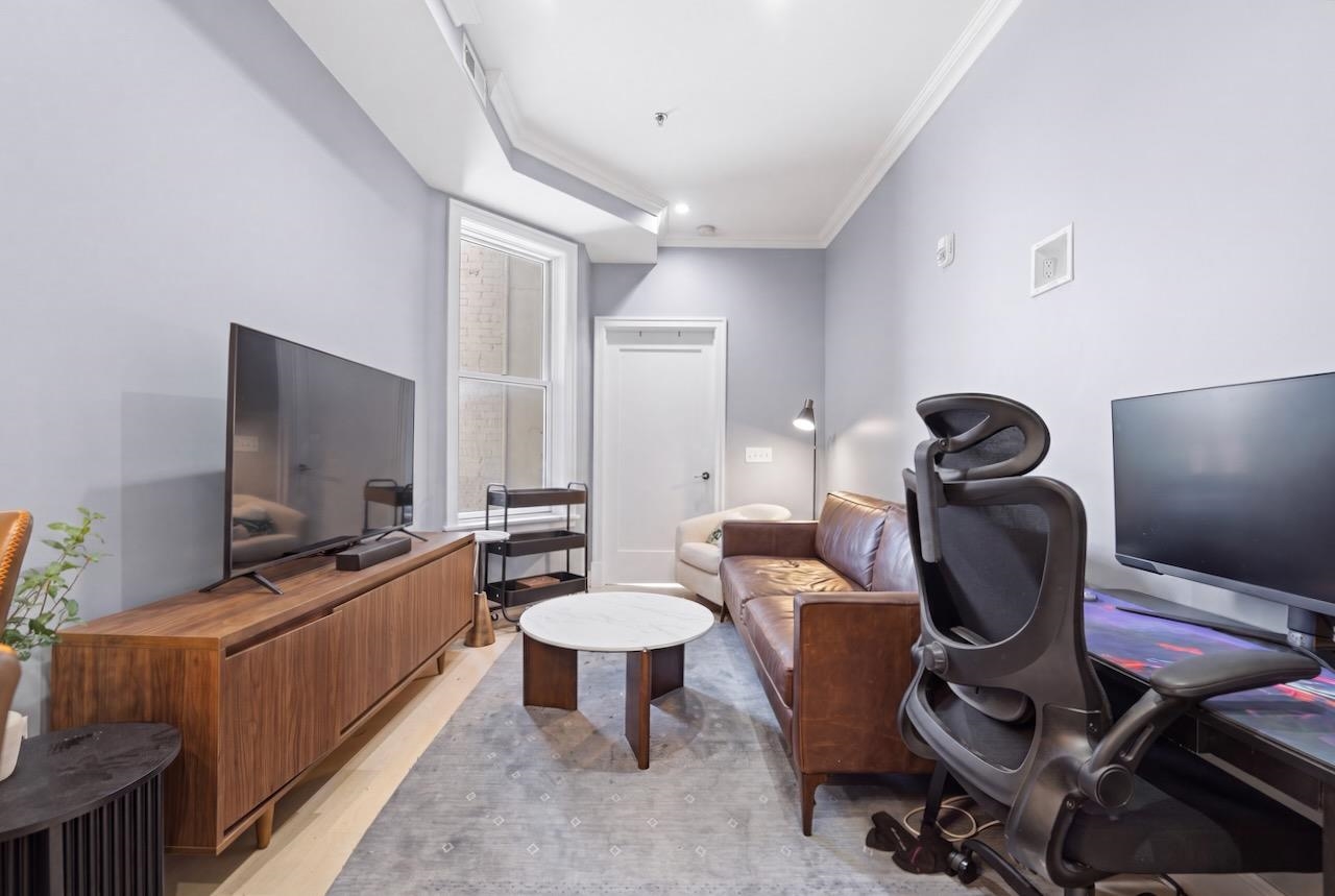 313 WASHINGTON ST Unit: 4