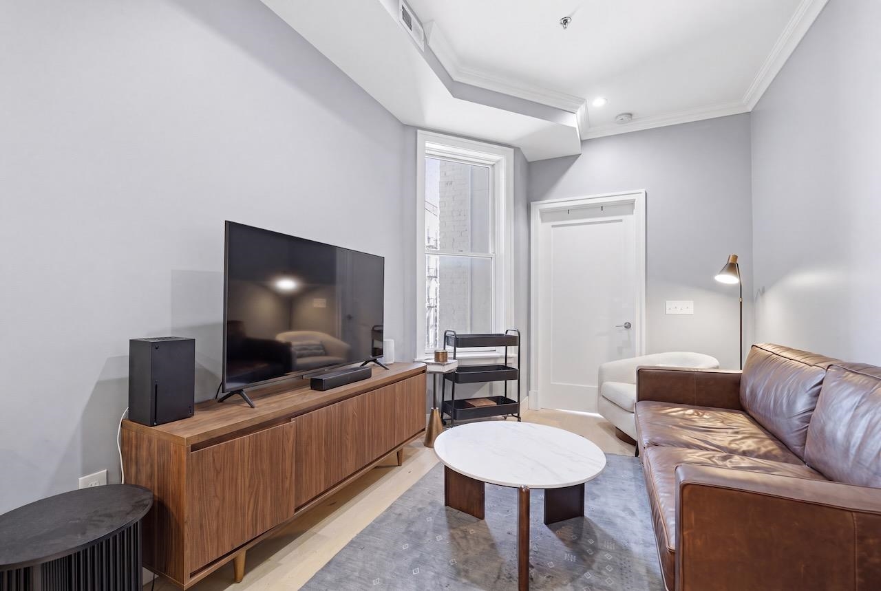 313 WASHINGTON ST Unit: 4
