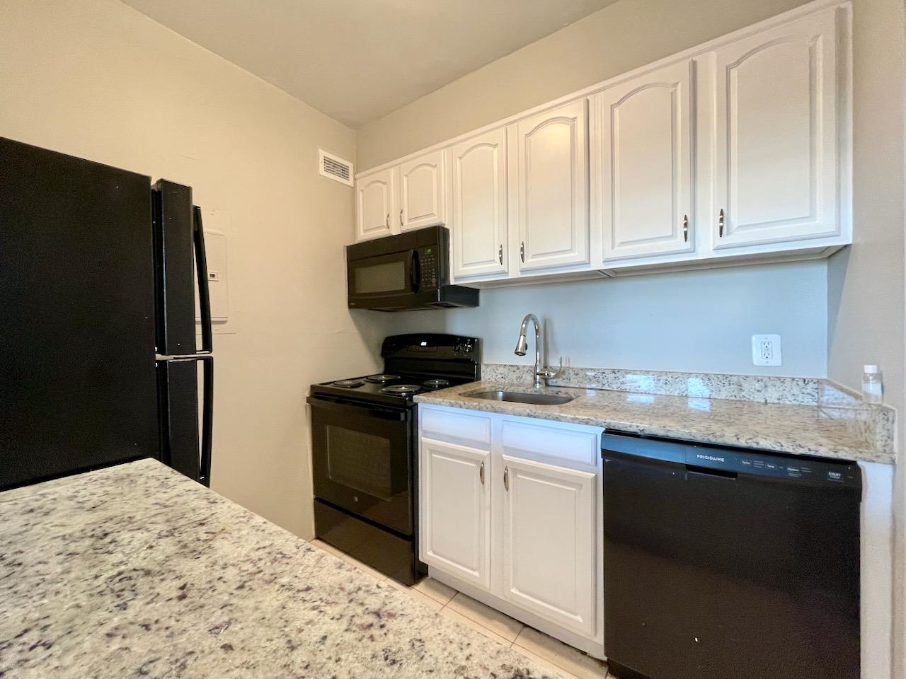 43-49 VAN WAGENEN AVE Unit: 4B
