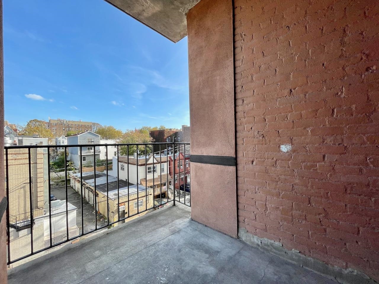 43-49 VAN WAGENEN AVE Unit: 4B