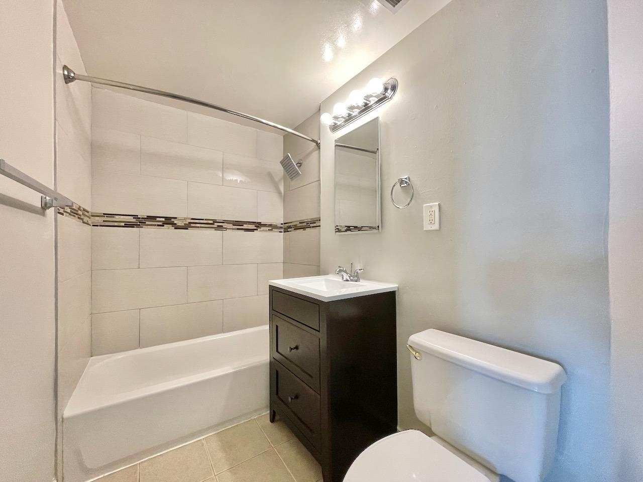 43-49 VAN WAGENEN AVE Unit: 4B