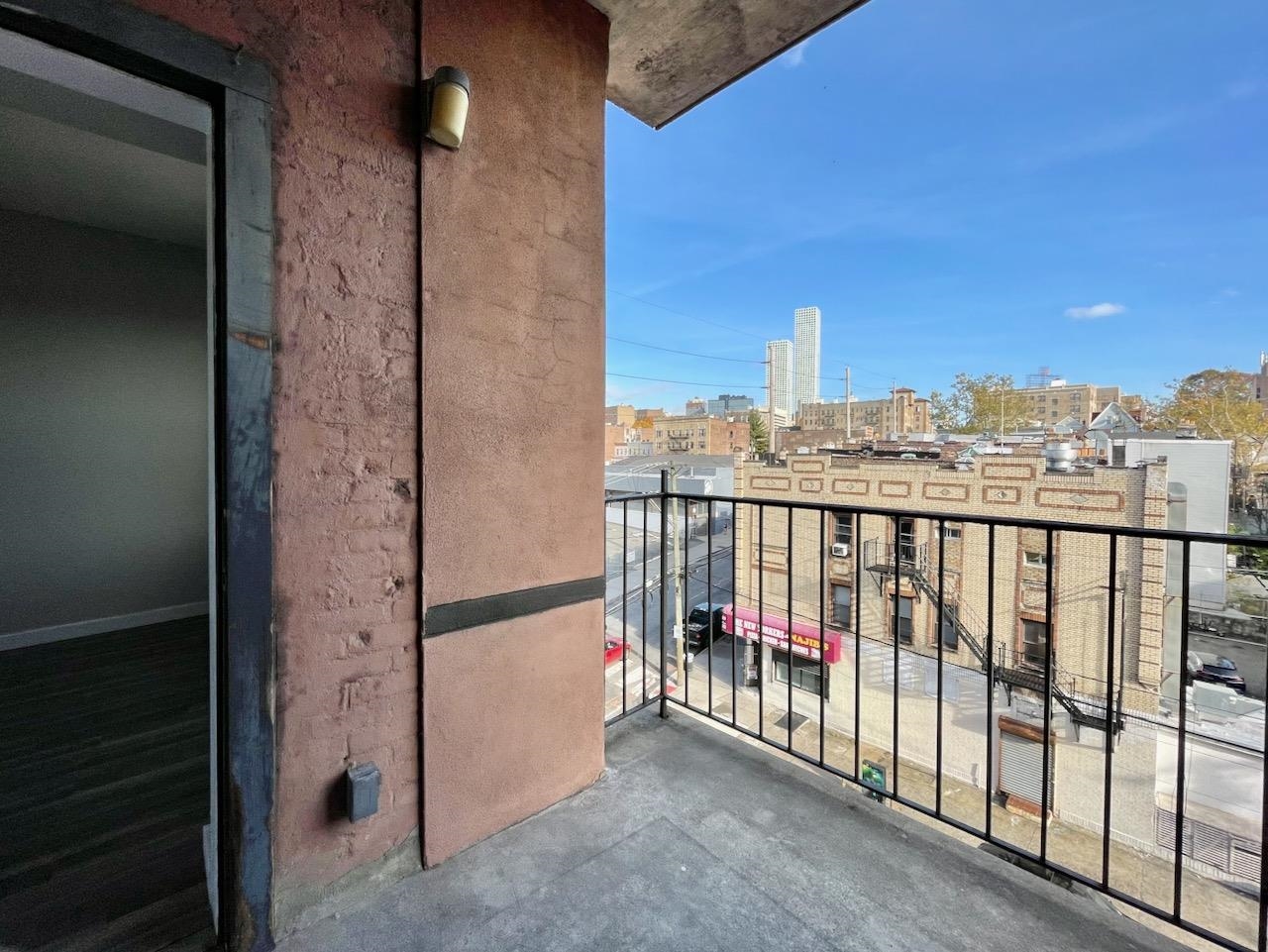 43-49 VAN WAGENEN AVE Unit: 4B