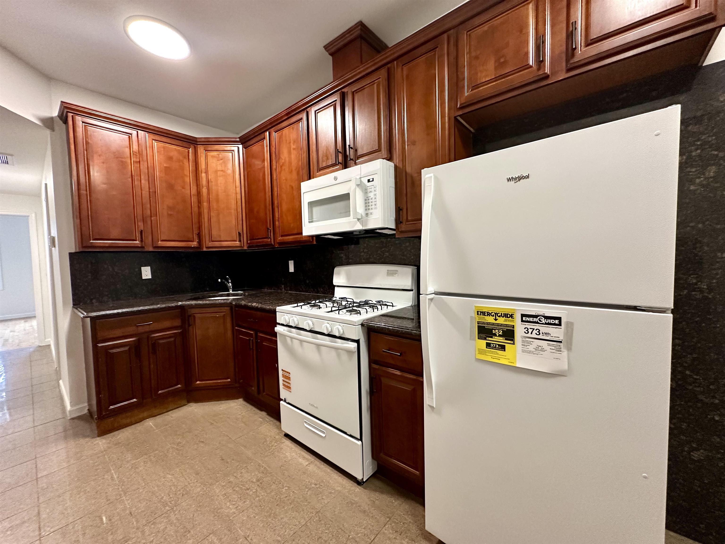 3521 JOHN F KENNEDY BLVD Unit: 2R