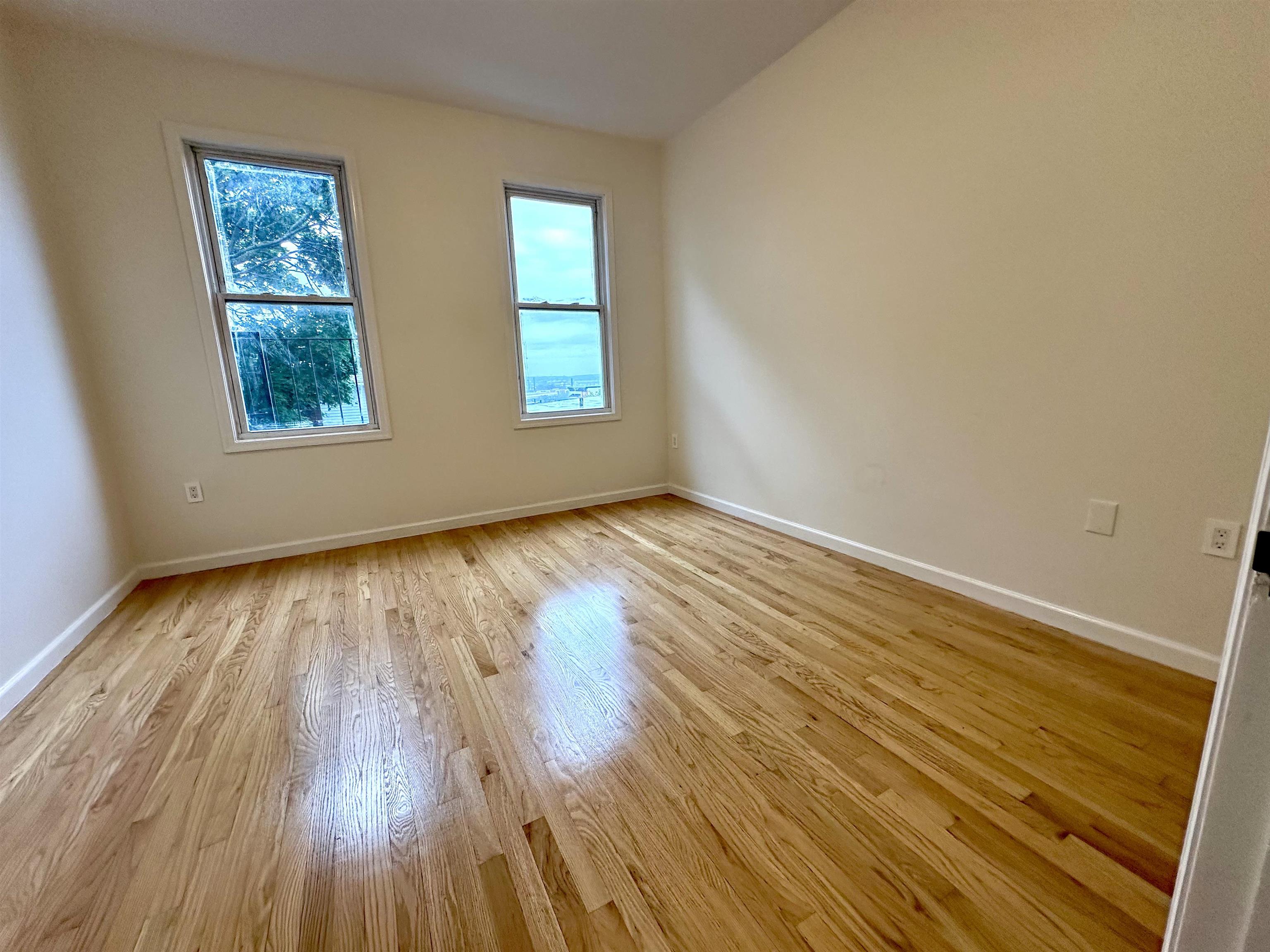 3521 JOHN F KENNEDY BLVD Unit: 2R