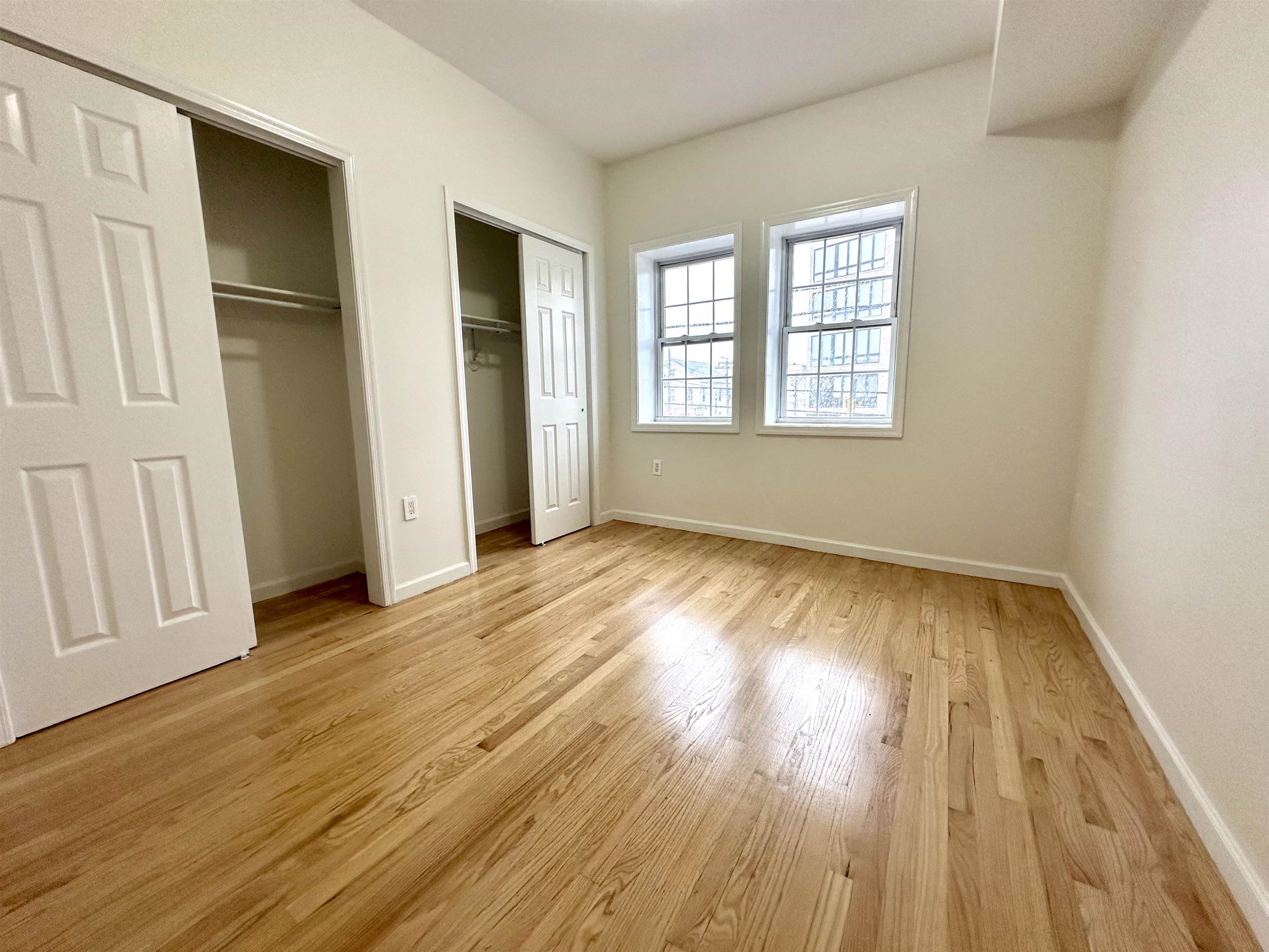 3521 JOHN F KENNEDY BLVD Unit: 2R