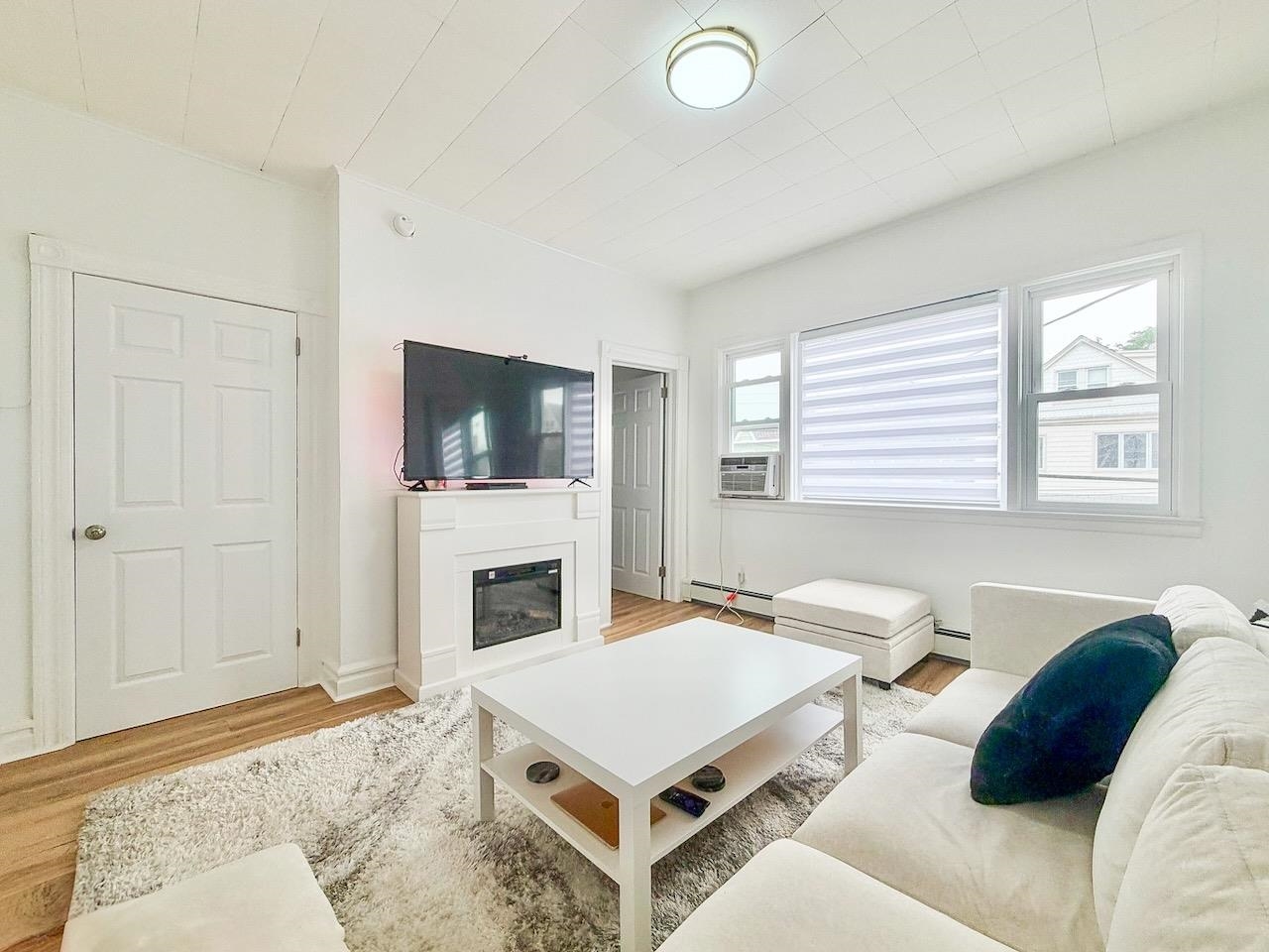 92 WEST 15TH ST Unit: 2