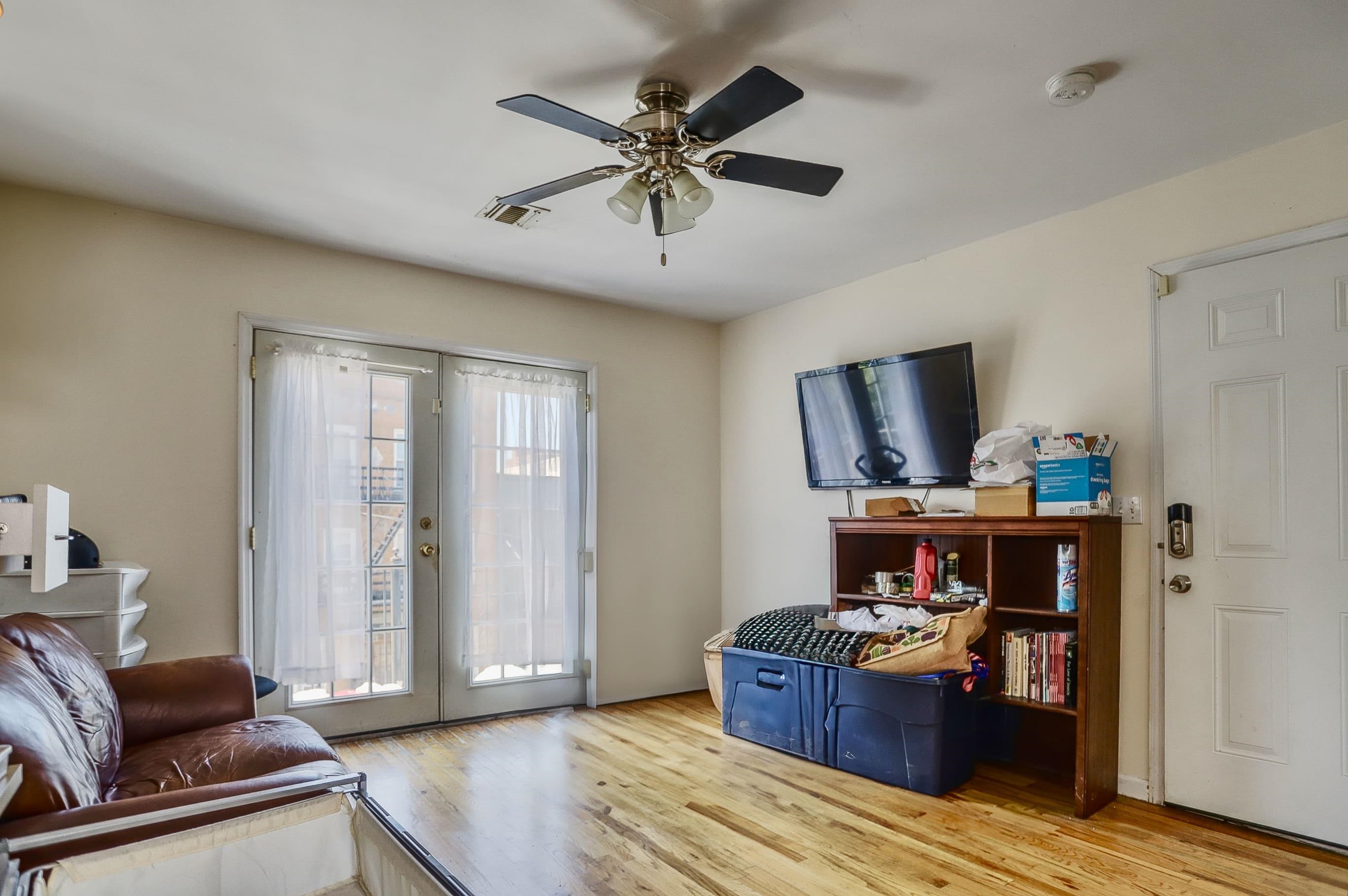 210 NEW YORK AVE Unit: 2
