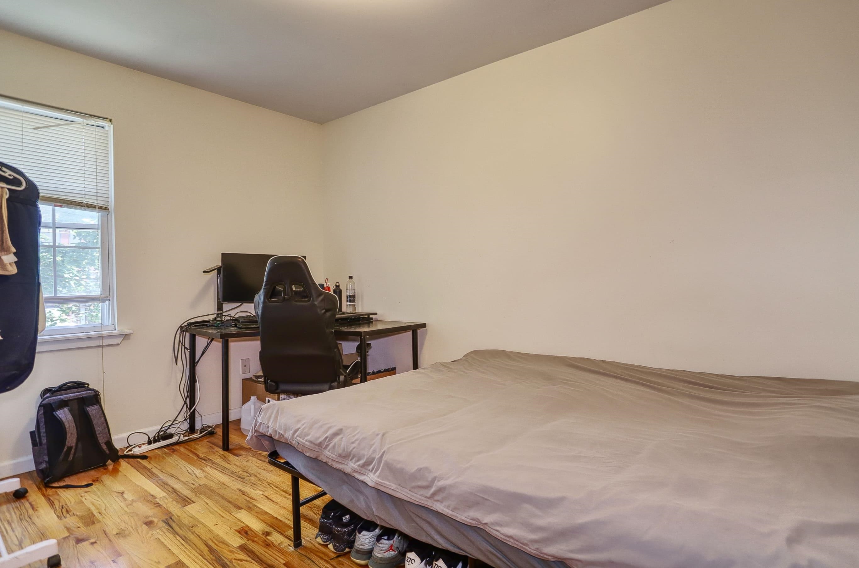210 NEW YORK AVE Unit: 2