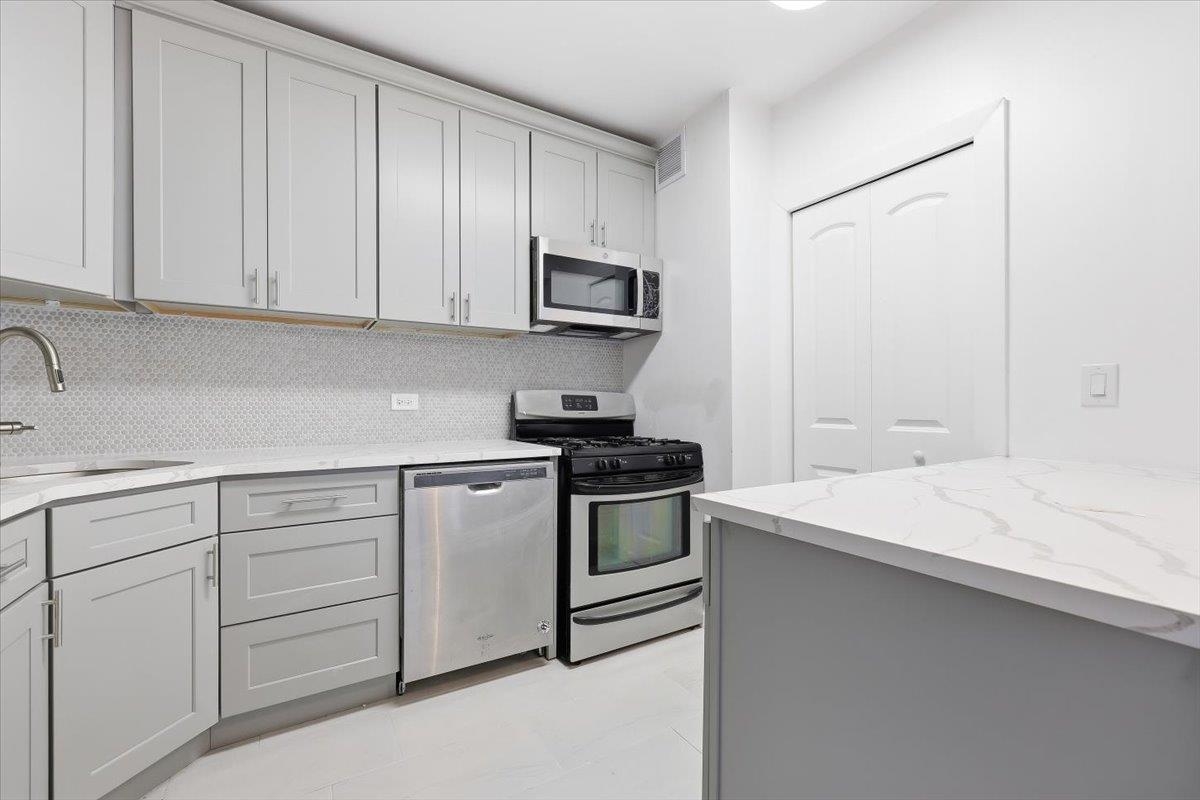 45 RIVER DR SOUTH Unit: 609