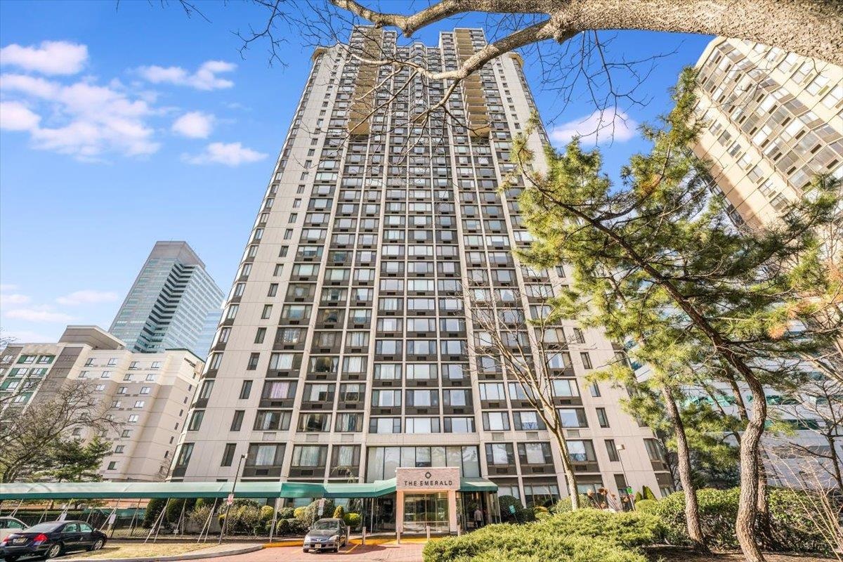 45 RIVER DR SOUTH Unit: 609