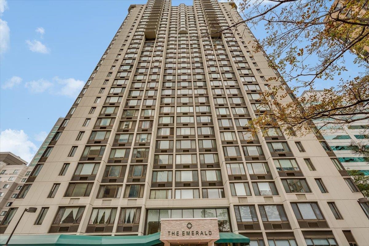 45 RIVER DR SOUTH Unit: 609