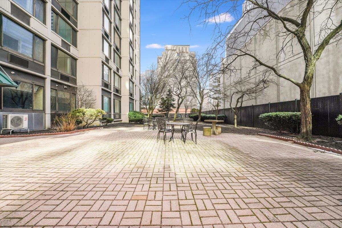 45 RIVER DR SOUTH Unit: 609
