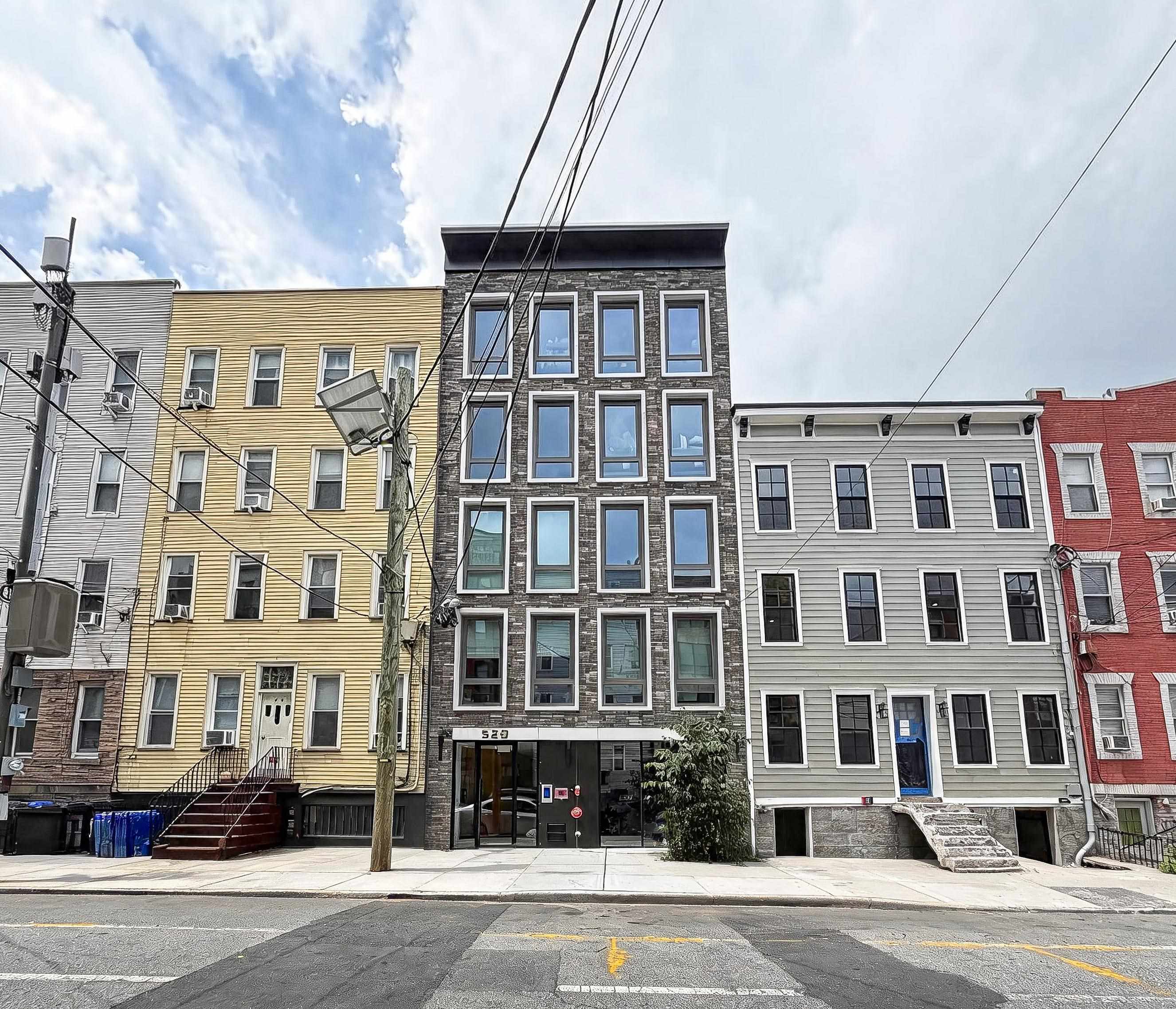 528 ADAMS ST Unit: C
