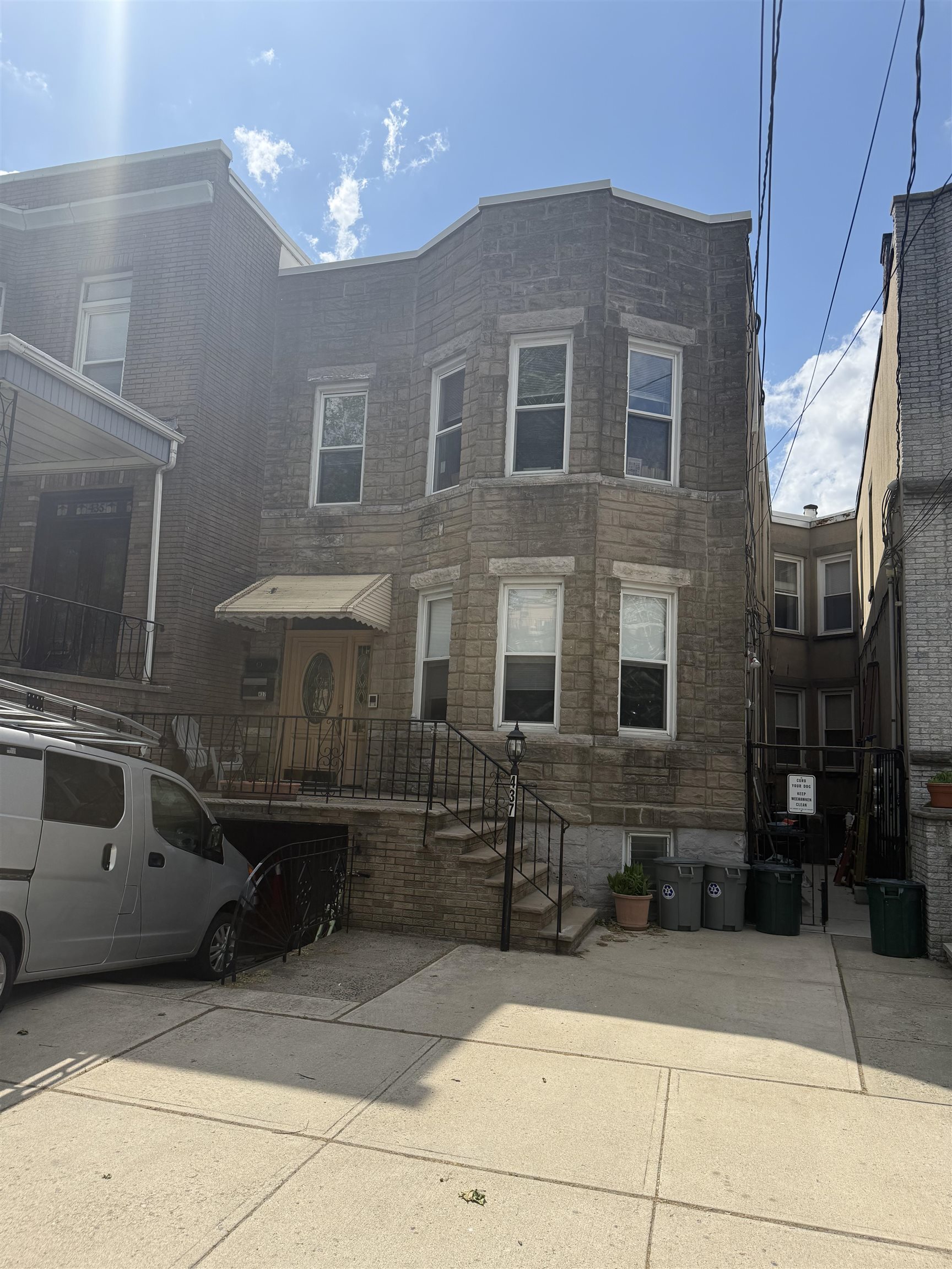 437 GREGORY AVE Unit: 1
