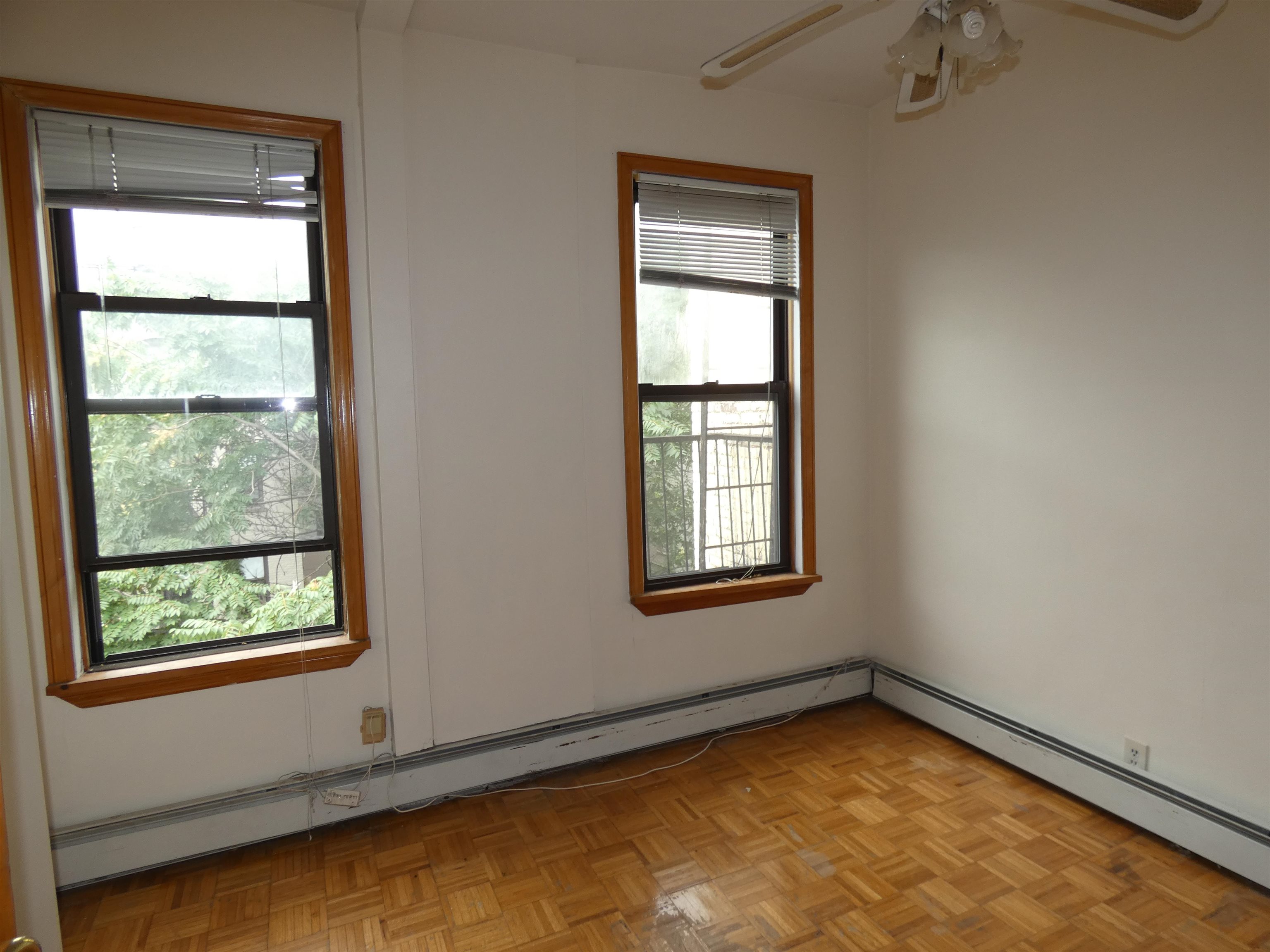 936 WILLOW AVE Unit: 3