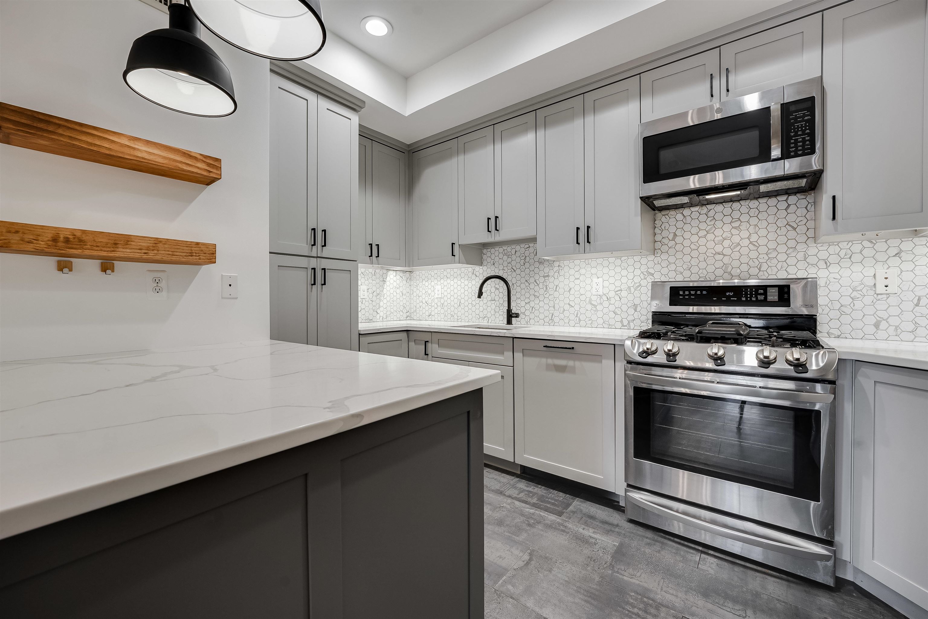 829 WASHINGTON ST Unit: 5