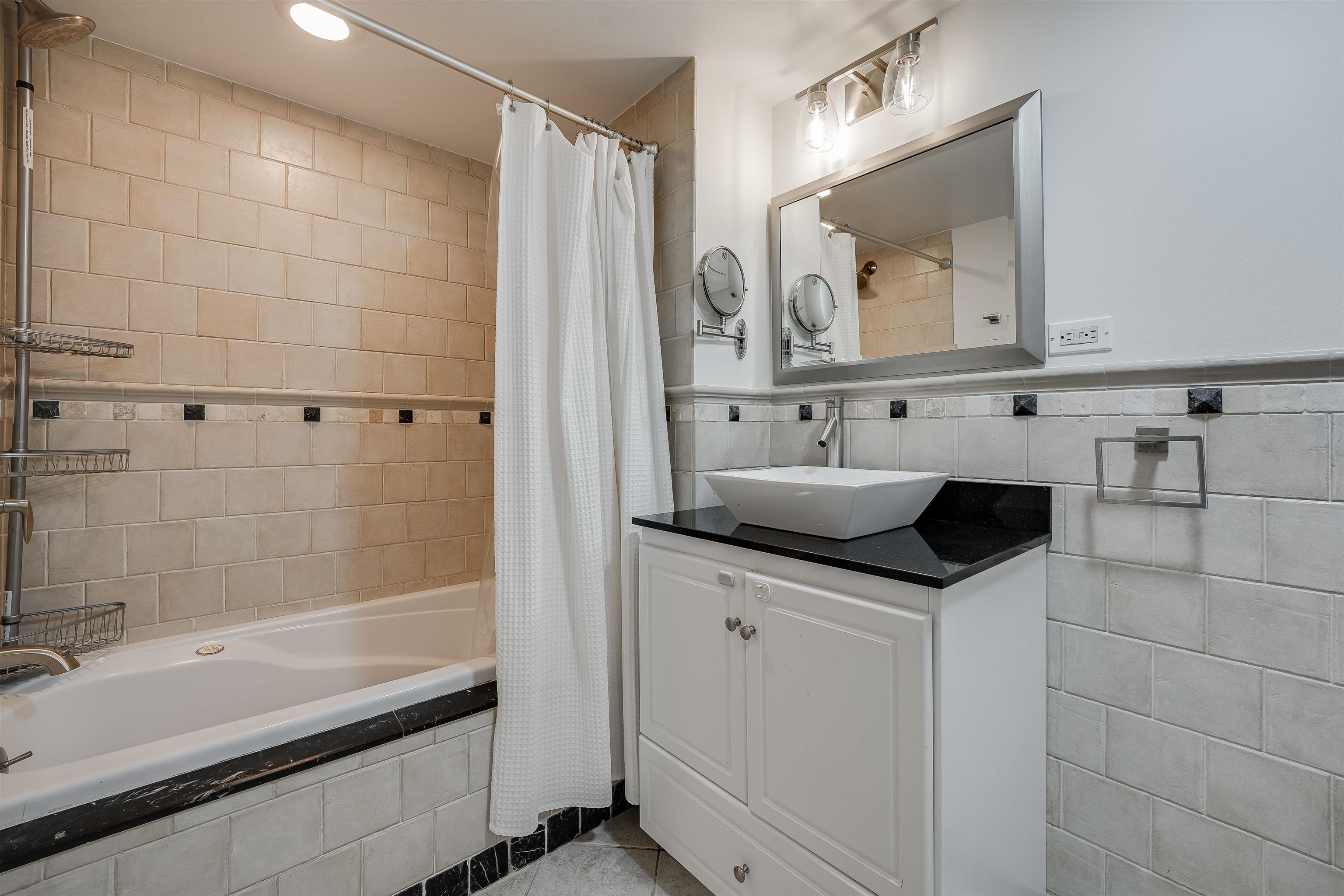 829 WASHINGTON ST Unit: 5