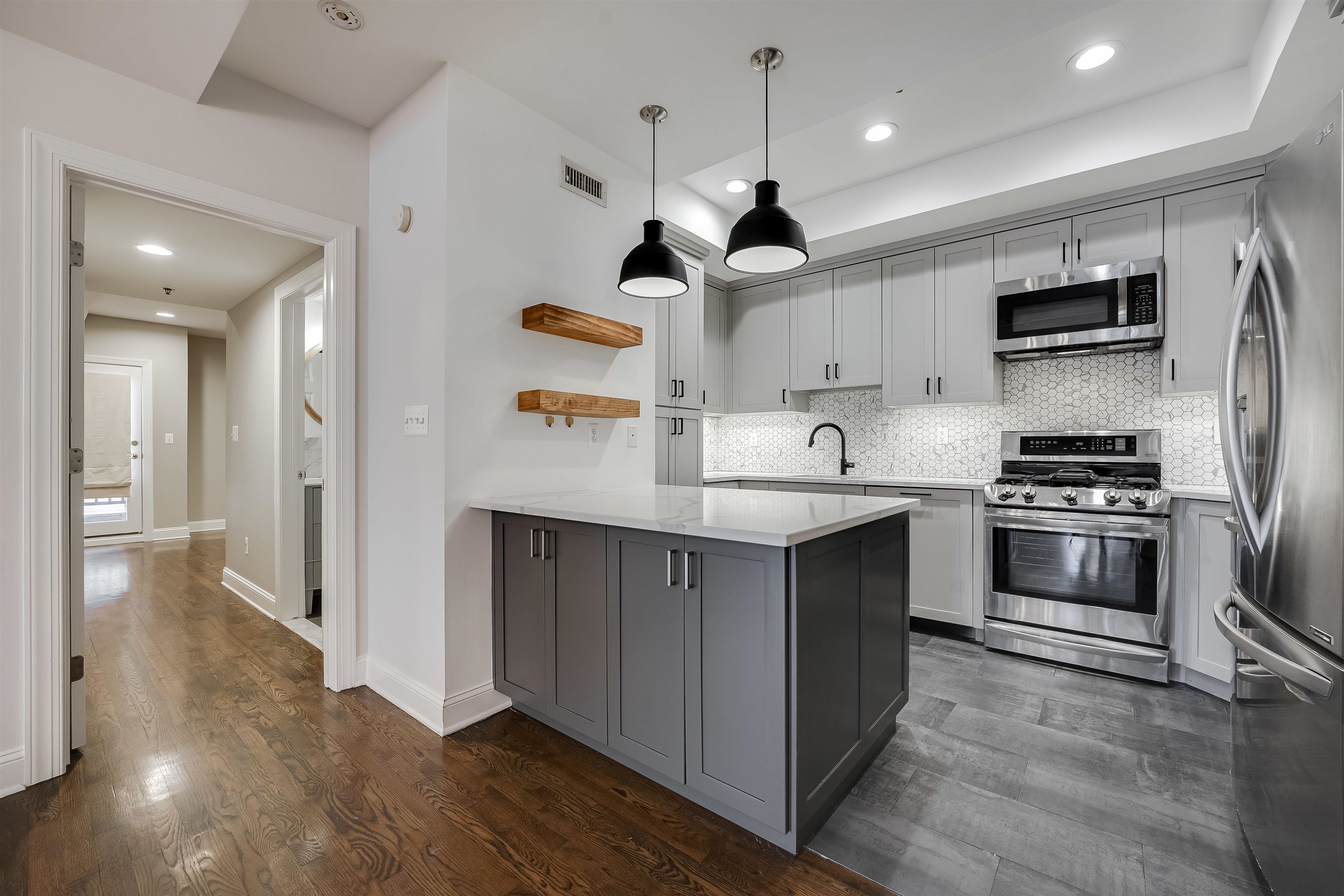 829 WASHINGTON ST Unit: 5